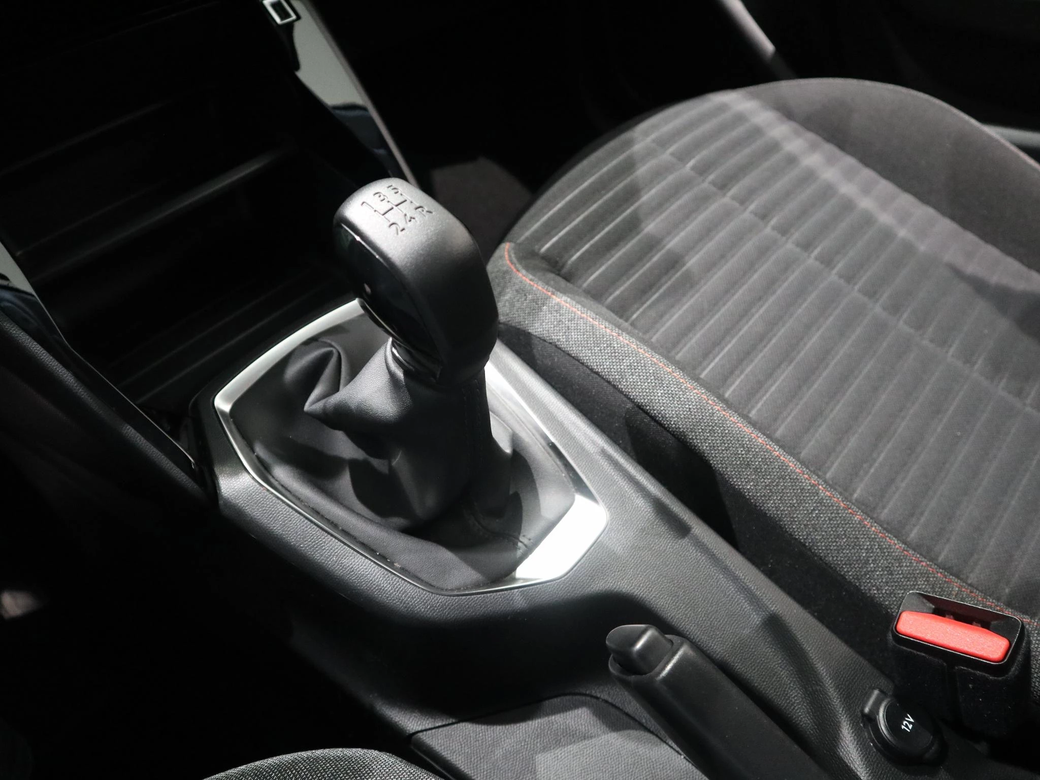 Peugeot-208-image-15