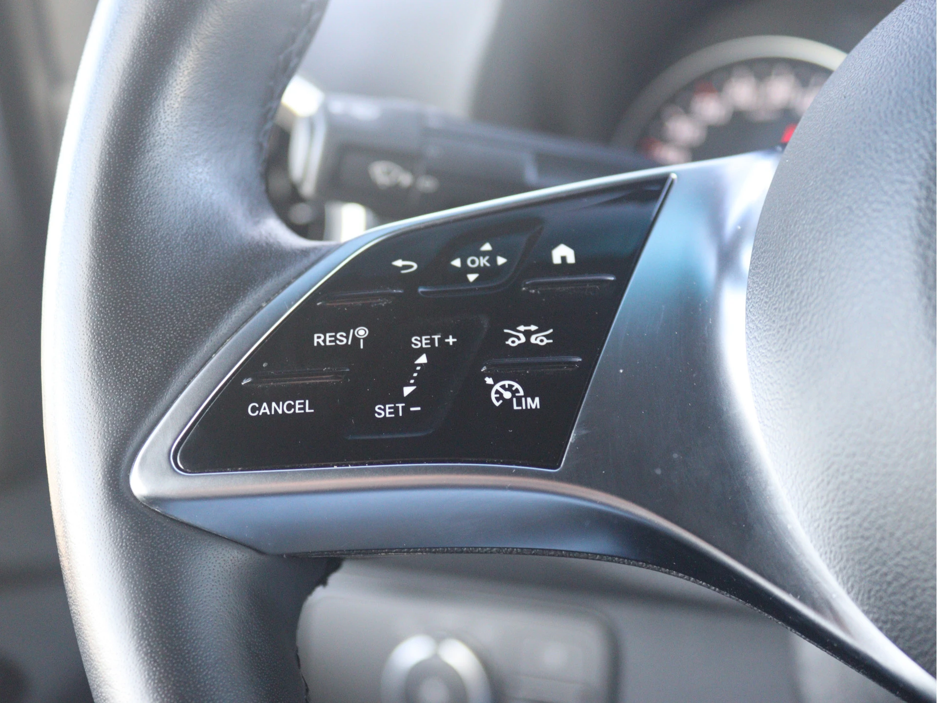 Mercedes-Benz-Sprinter-image-6