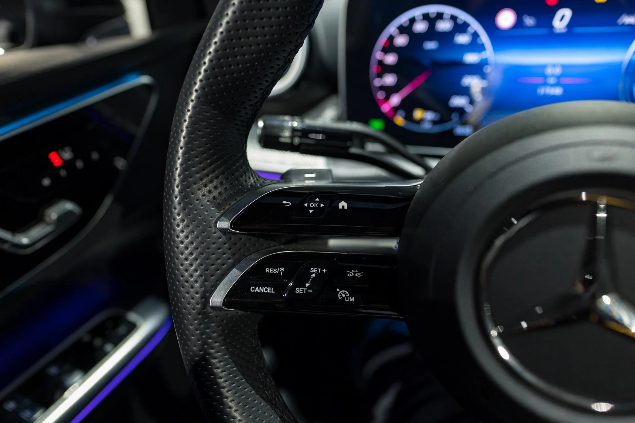 Mercedes-Benz-GLC-image-26