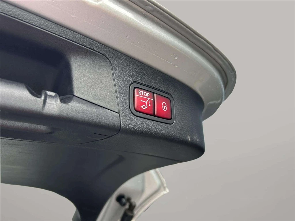 Mercedes-Benz-EQA-image-24