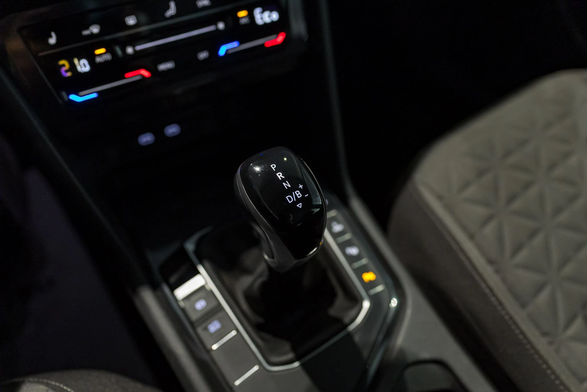 Volkswagen-Tiguan-image-34