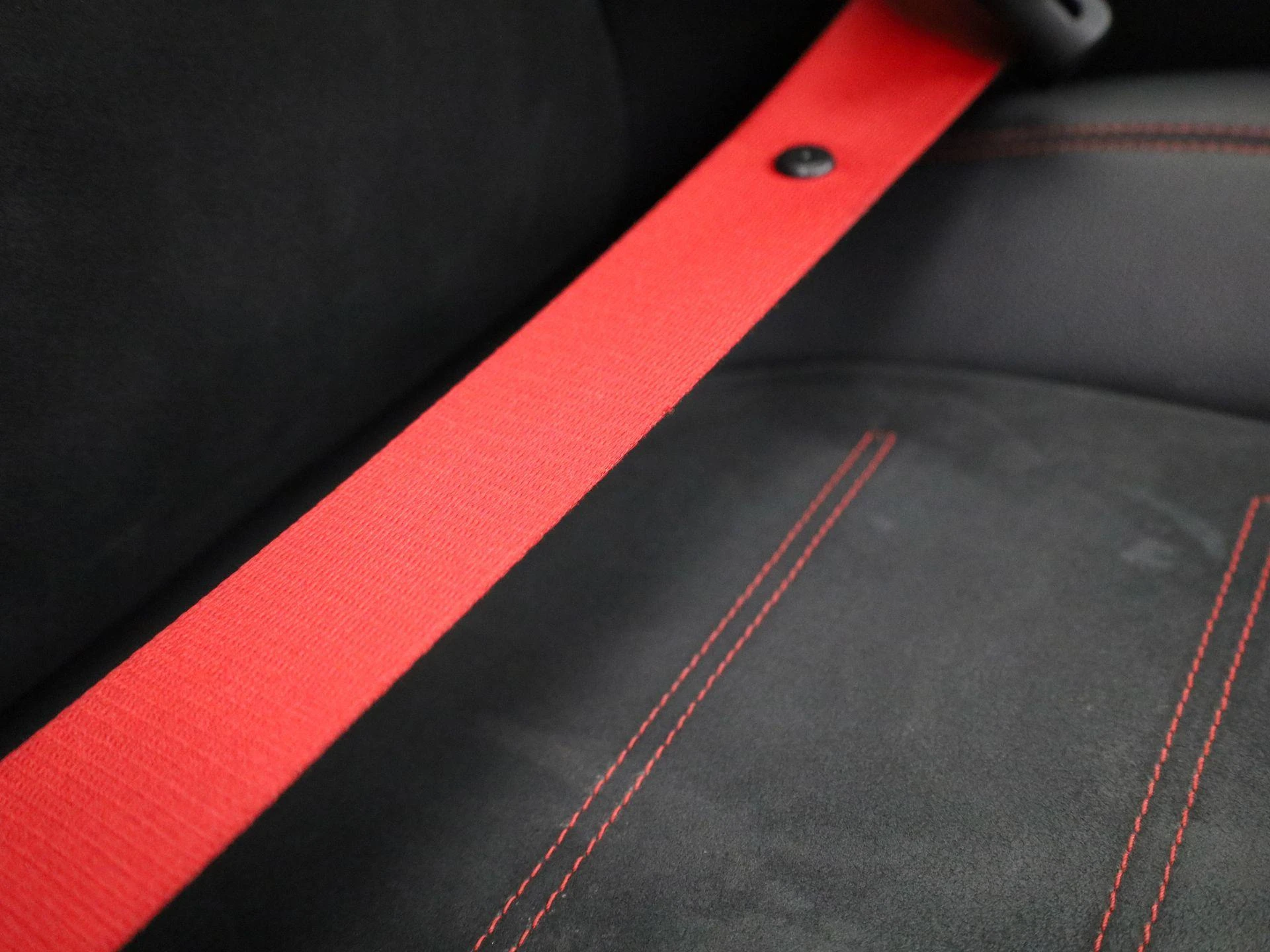 Mercedes-Benz-CLA-image-55
