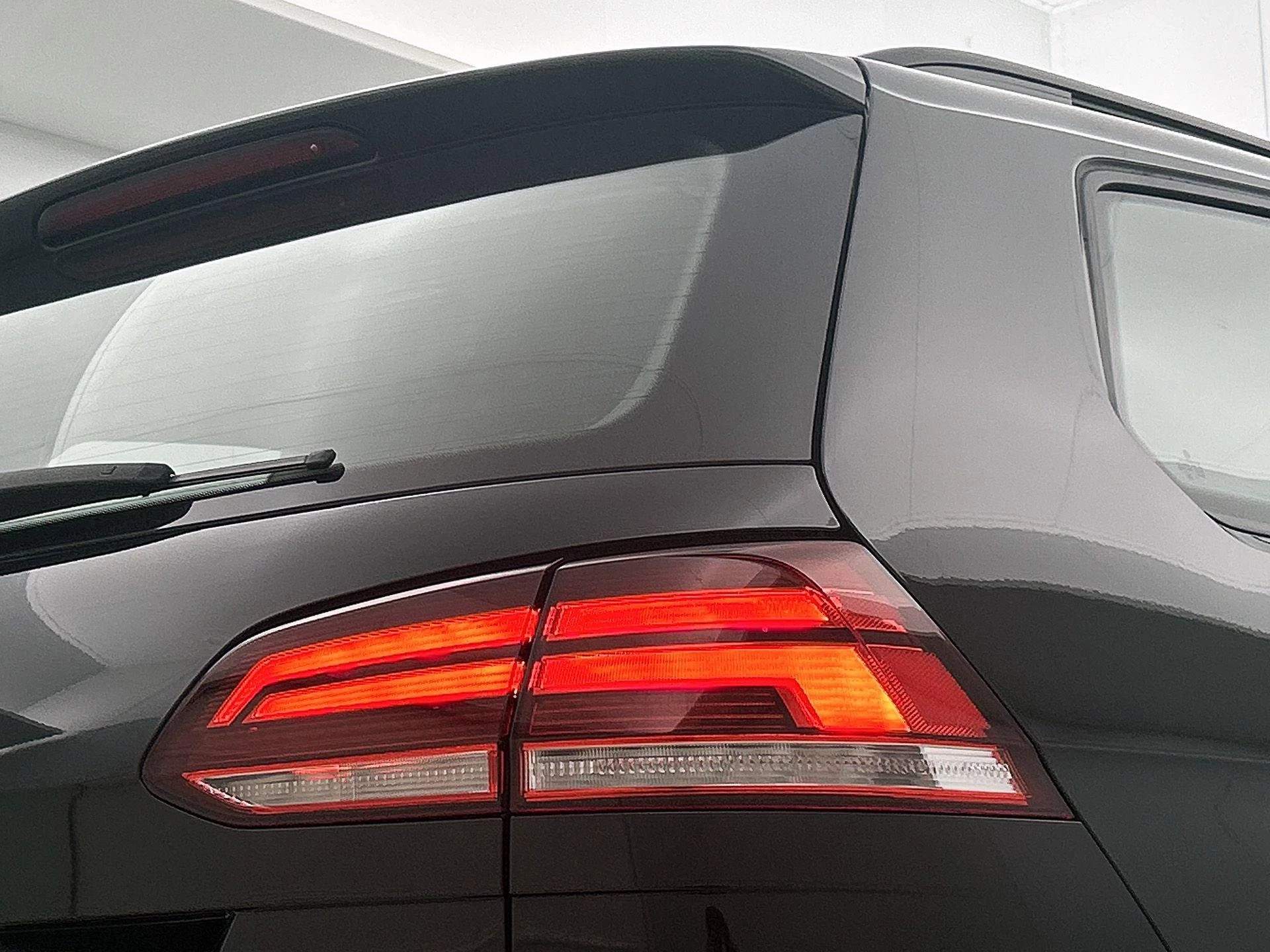 Volkswagen-Golf-image-15