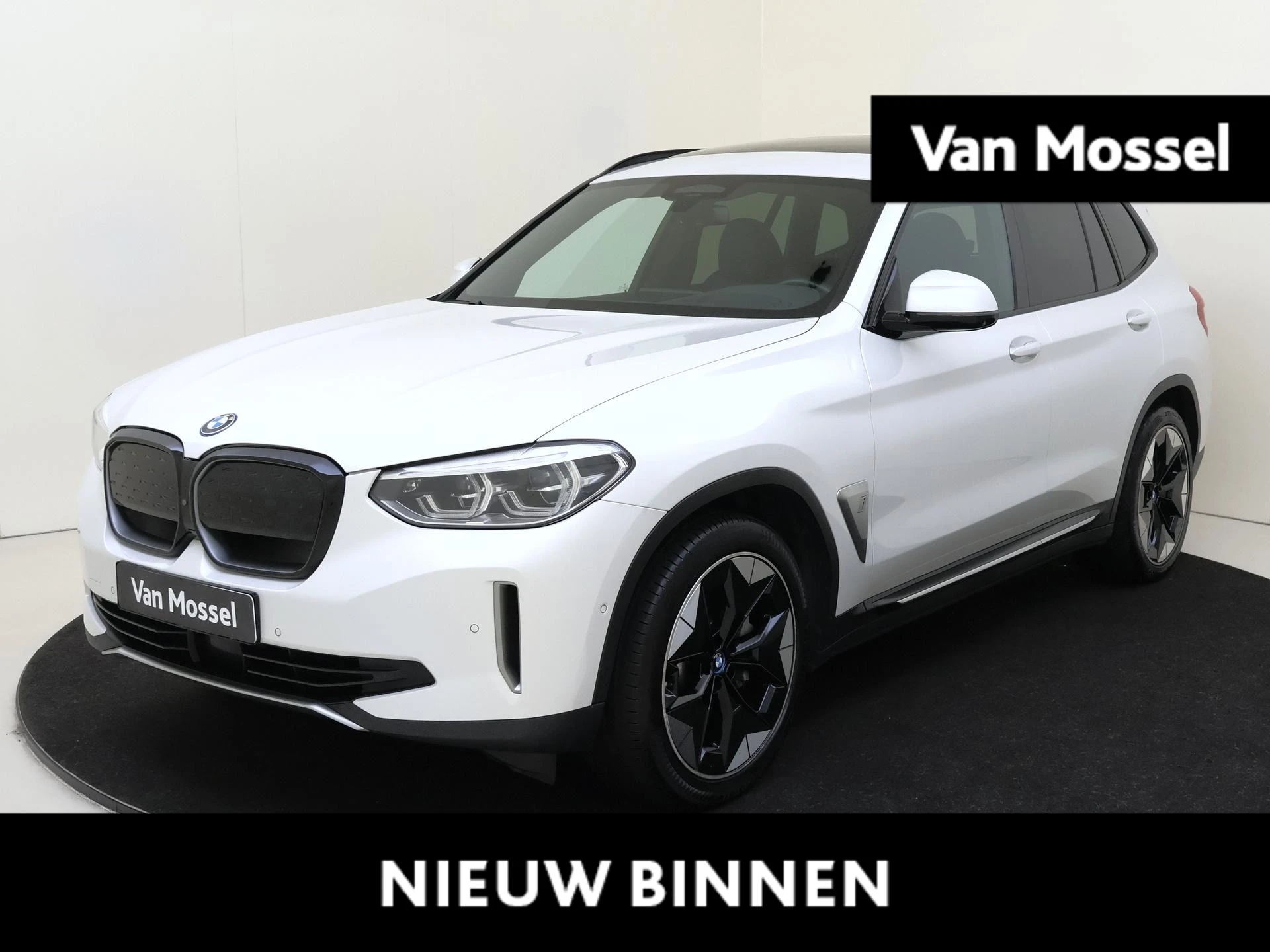 BMW-iX3-image-0