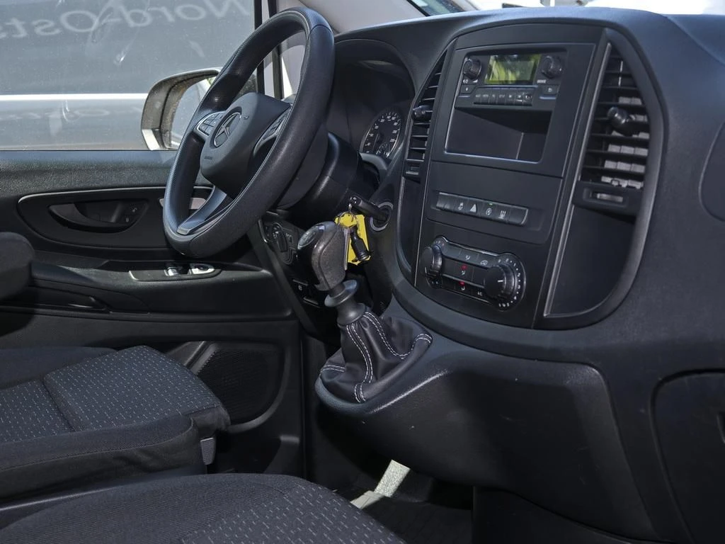 Mercedes-Benz-Vito 110-image-7