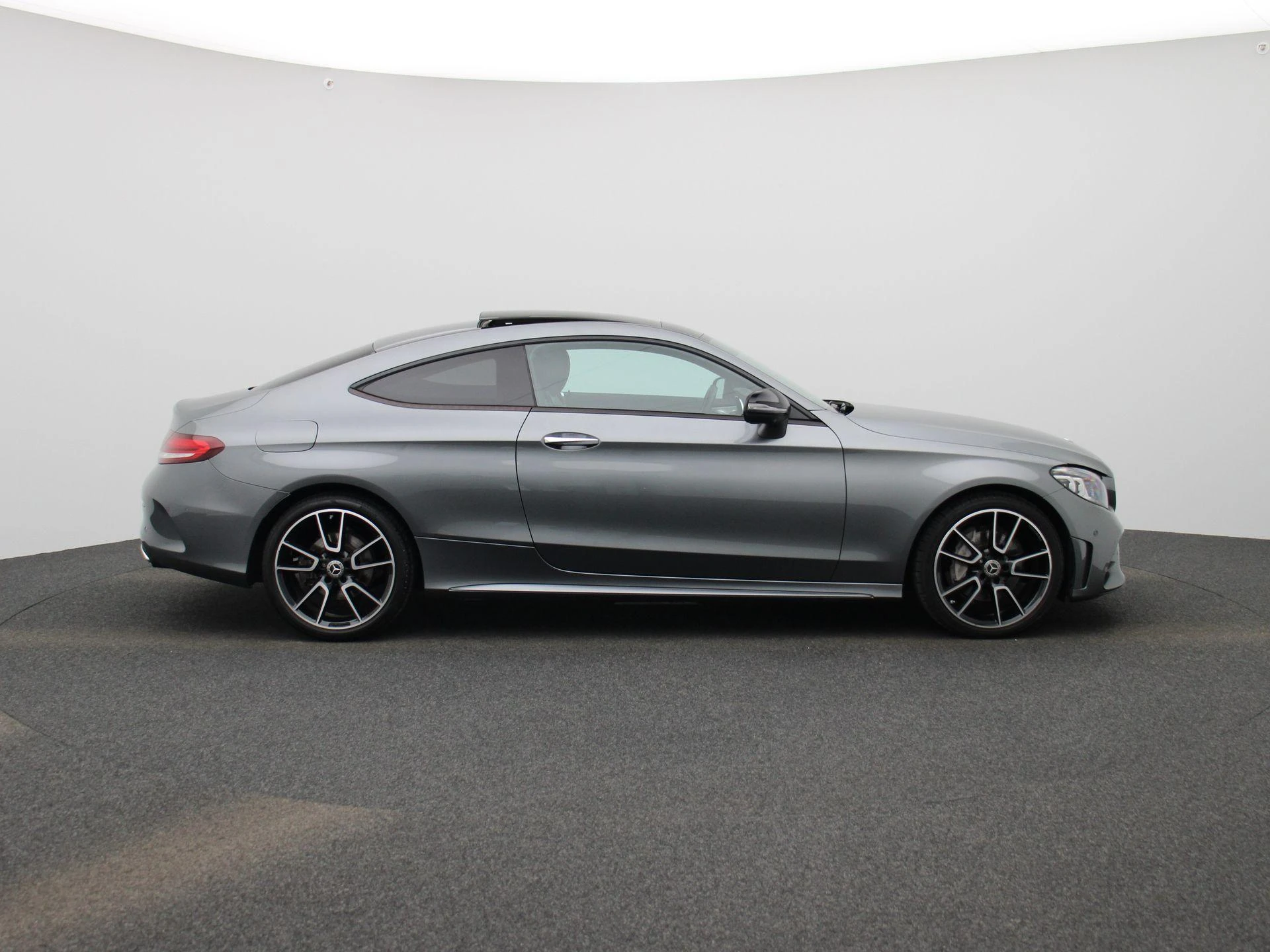 Mercedes-Benz-C-Klasse-image-5
