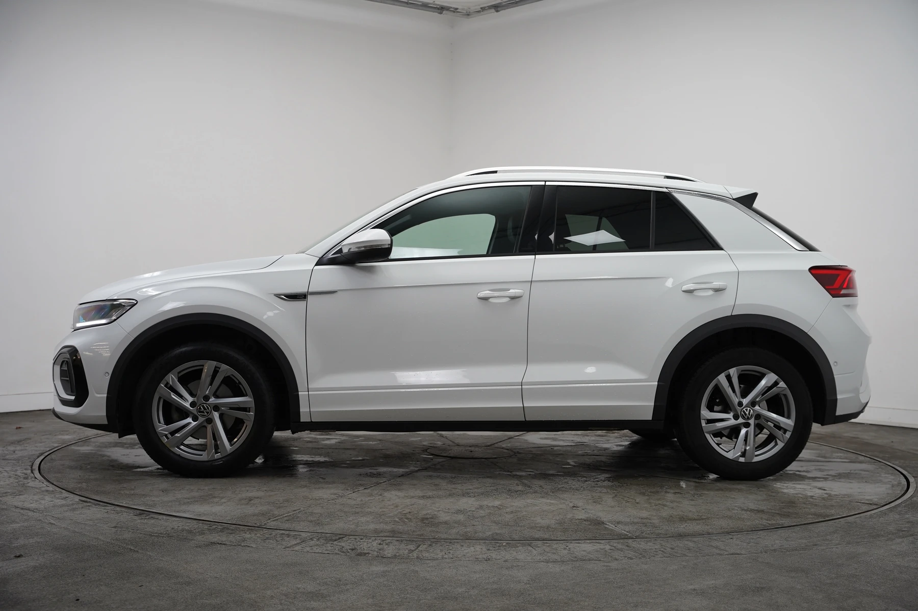 Volkswagen-T-Roc-image-15