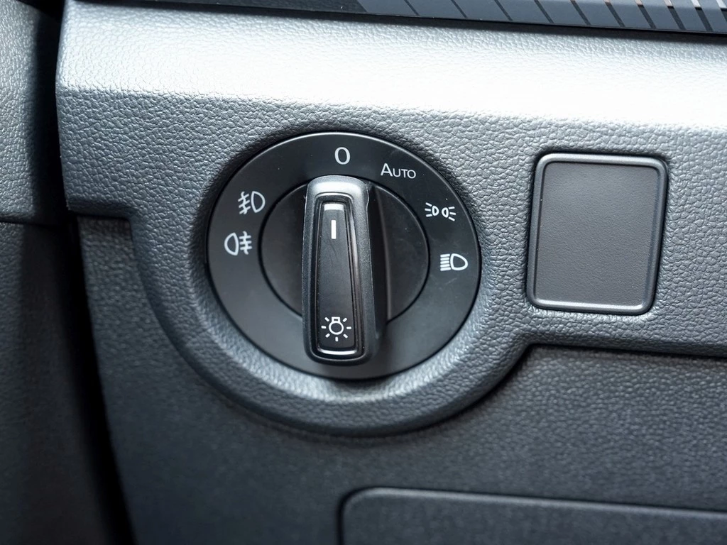 Volkswagen T-Cross 1,0 TSI Style,AHK,LED,Navi,ALU 18" Kamera,App Connect,ACC