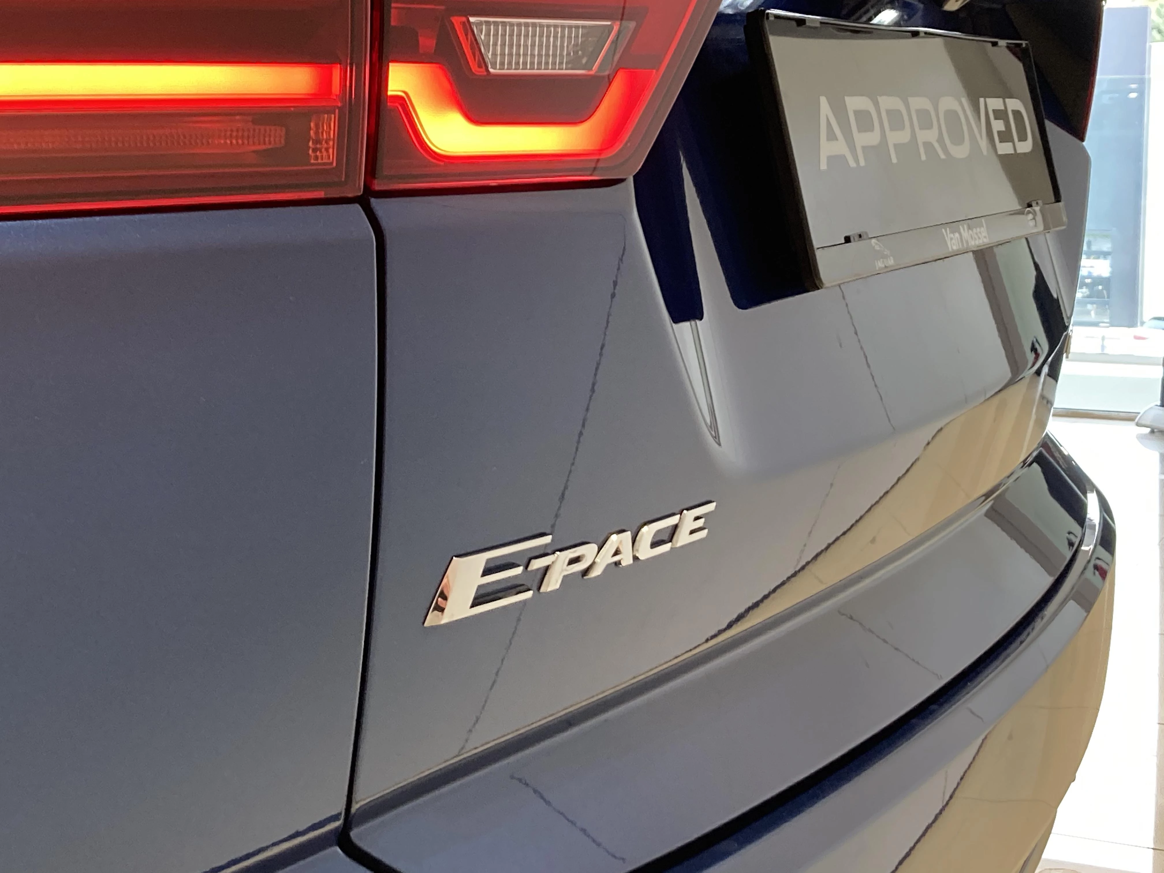 Jaguar-E-PACE-image-25