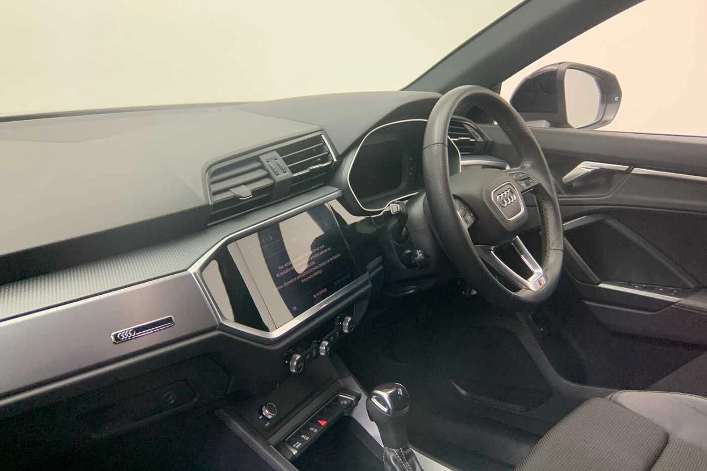Audi-Q3-image-11
