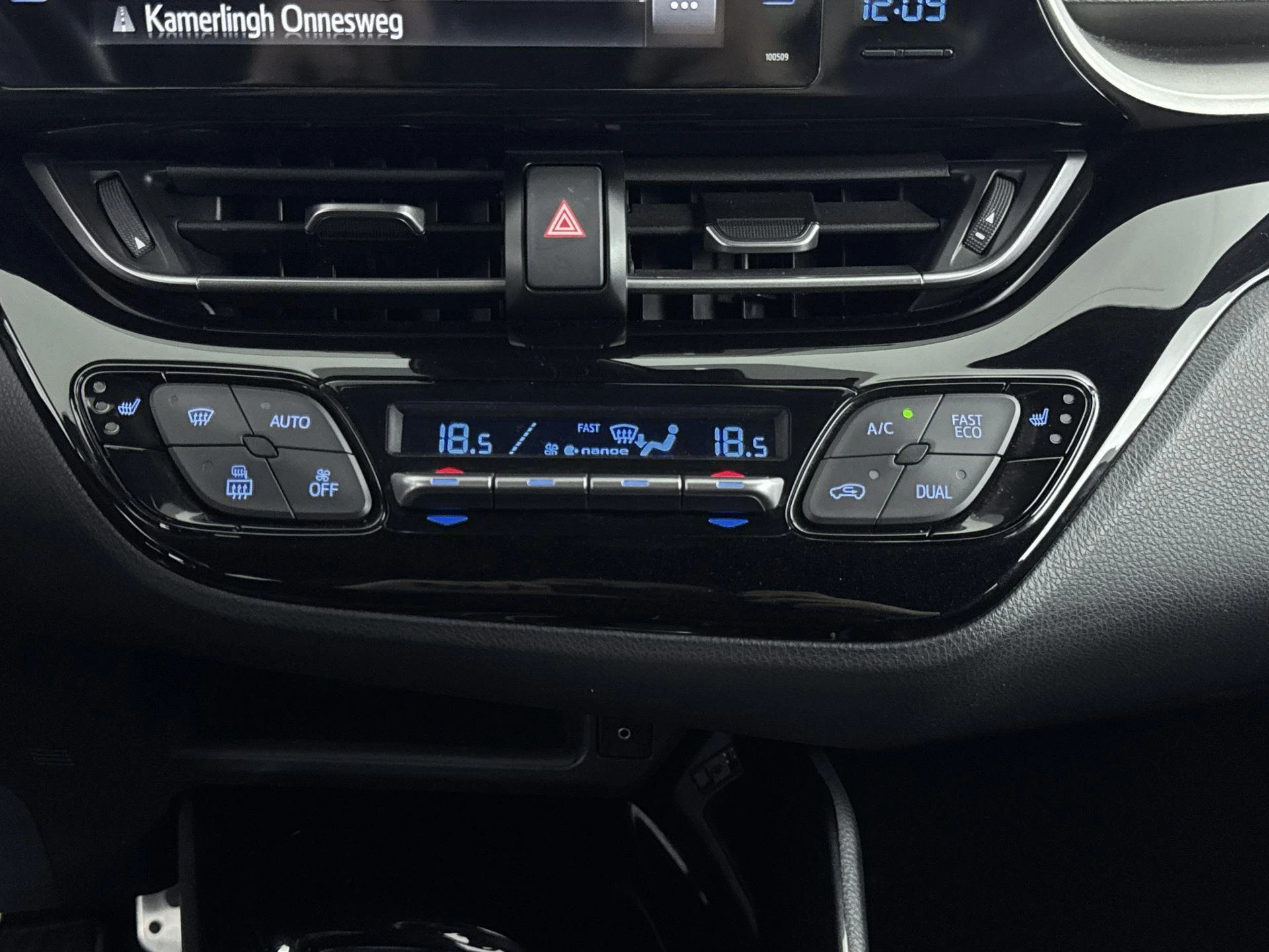 Toyota-C-HR-image-18