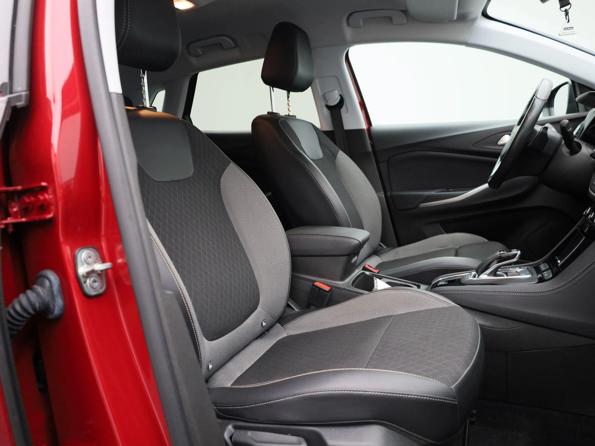 Opel-Grandland-image-33