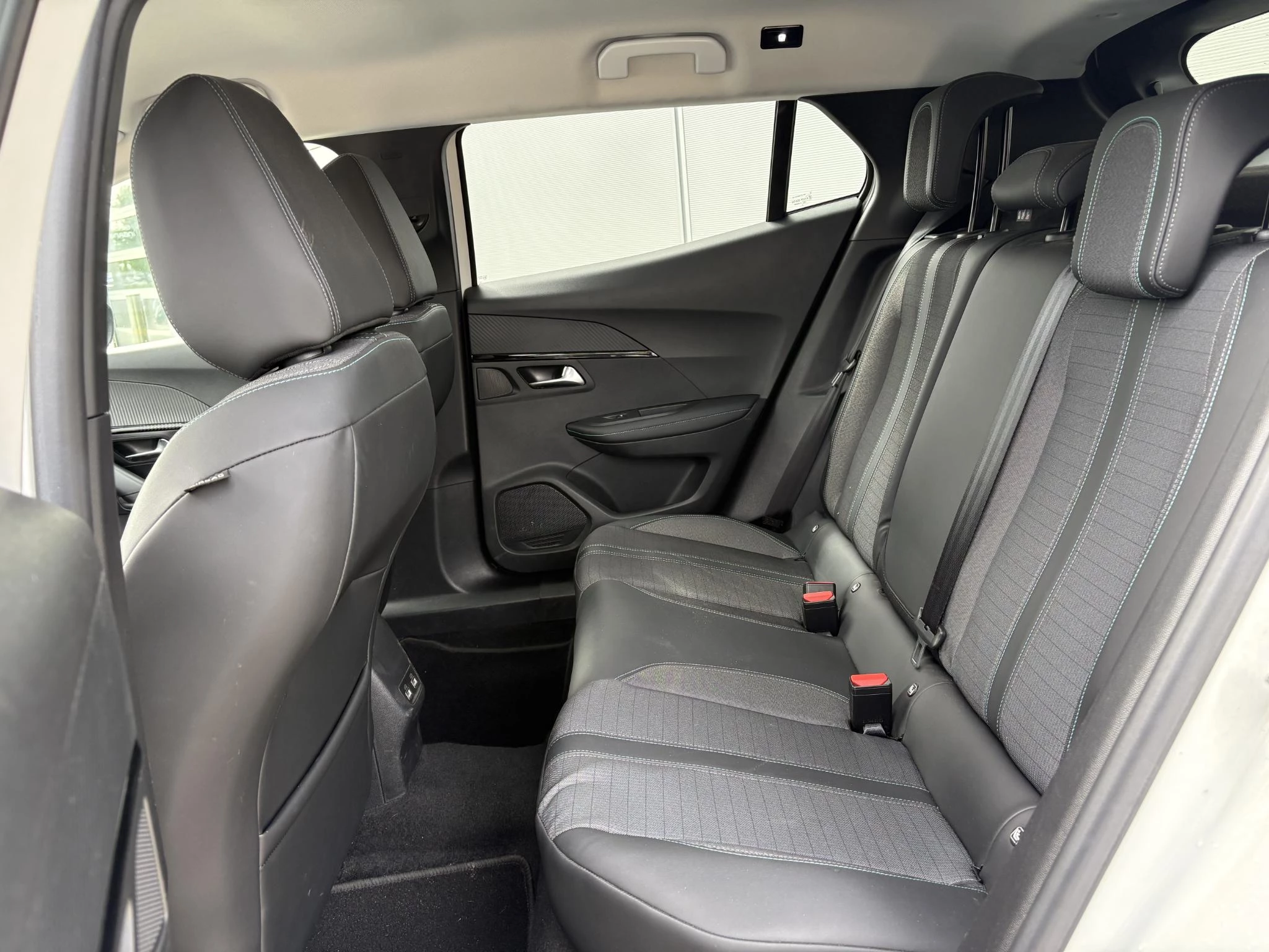 Peugeot-2008-image-12