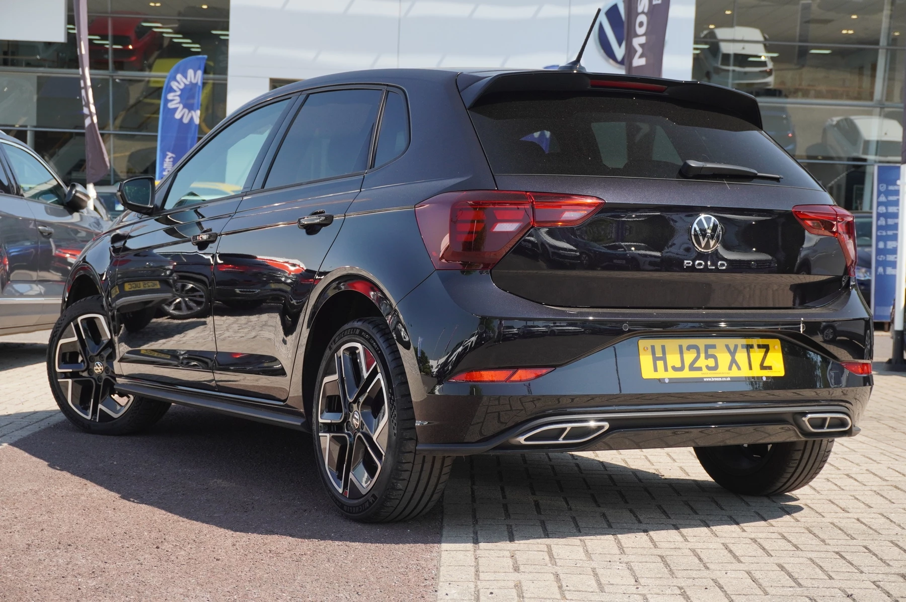 Volkswagen-Polo-image-2