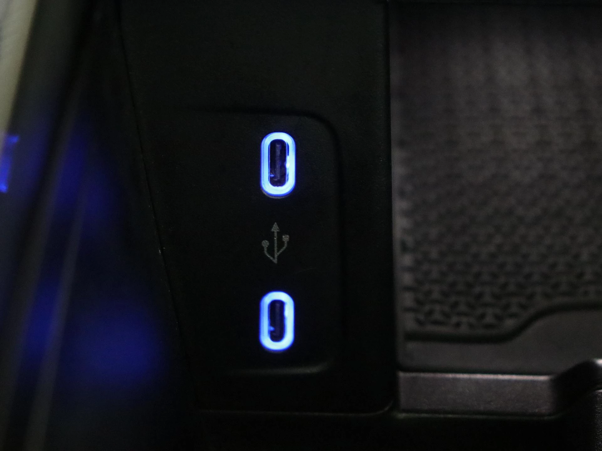 Mercedes-Benz-EQE-image-20