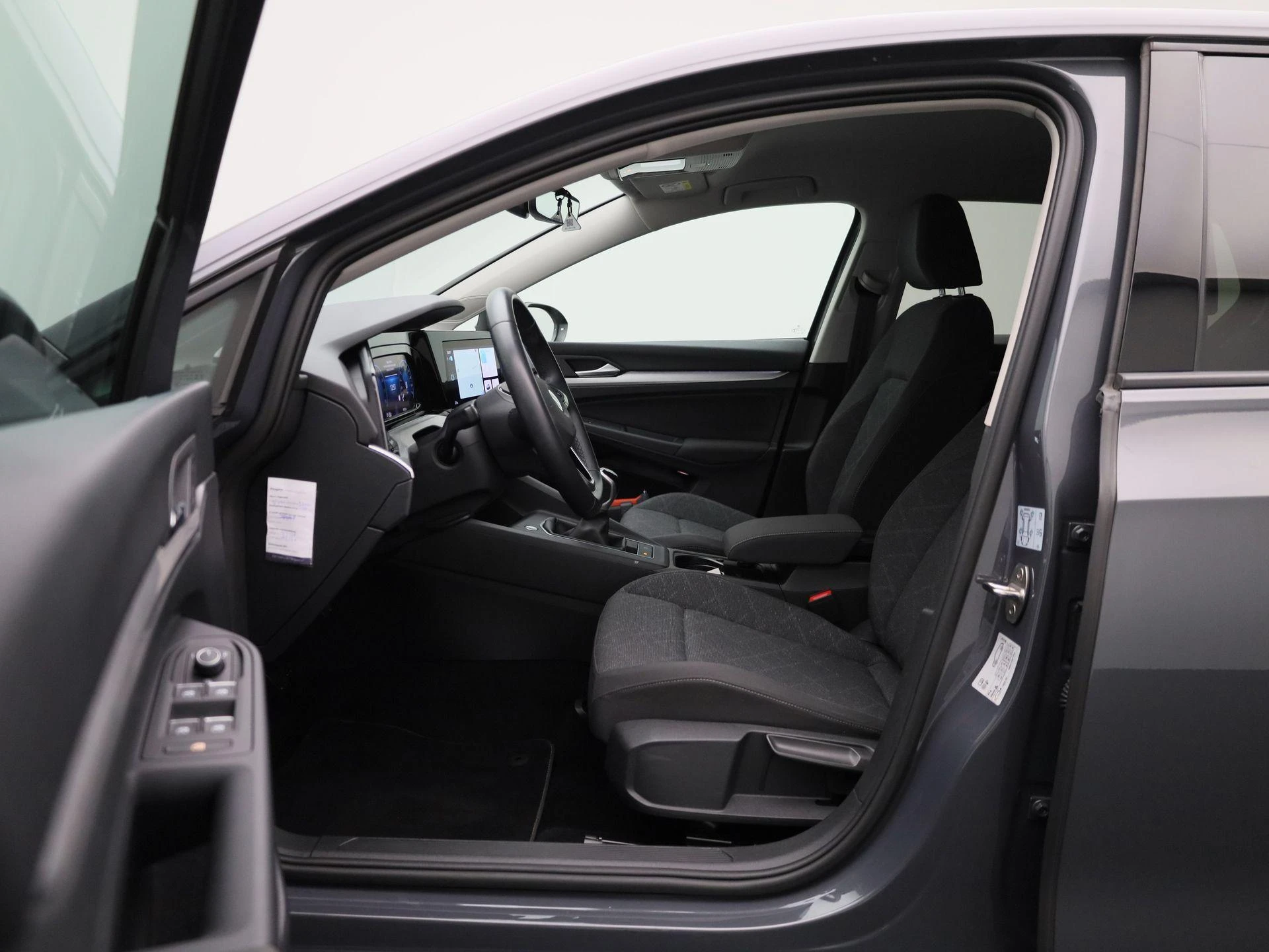 Volkswagen-Golf-image-8