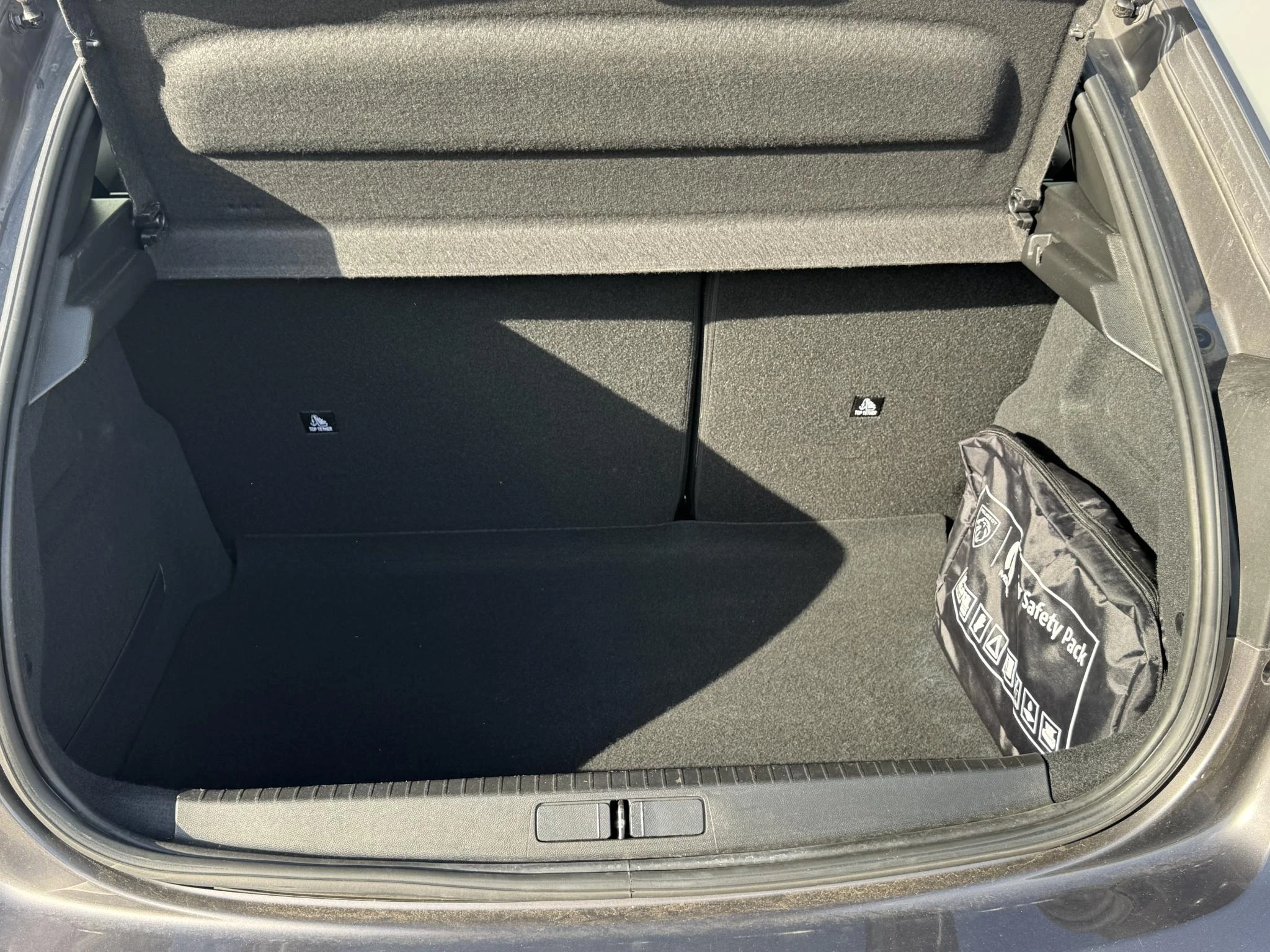 Peugeot-208-image-25