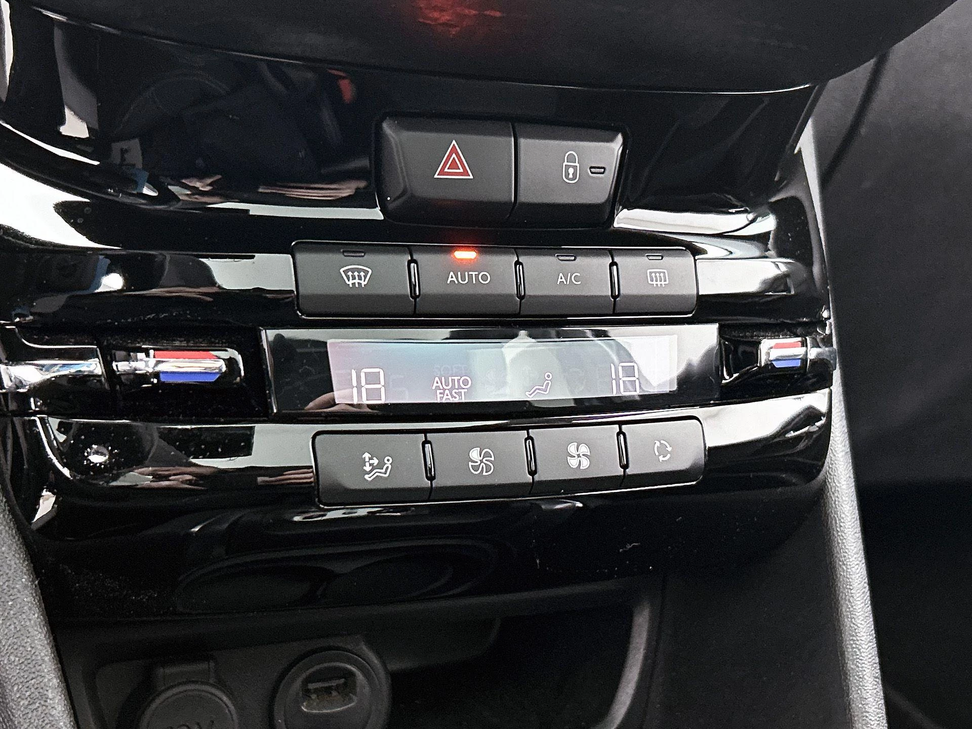 Peugeot-208-image-15