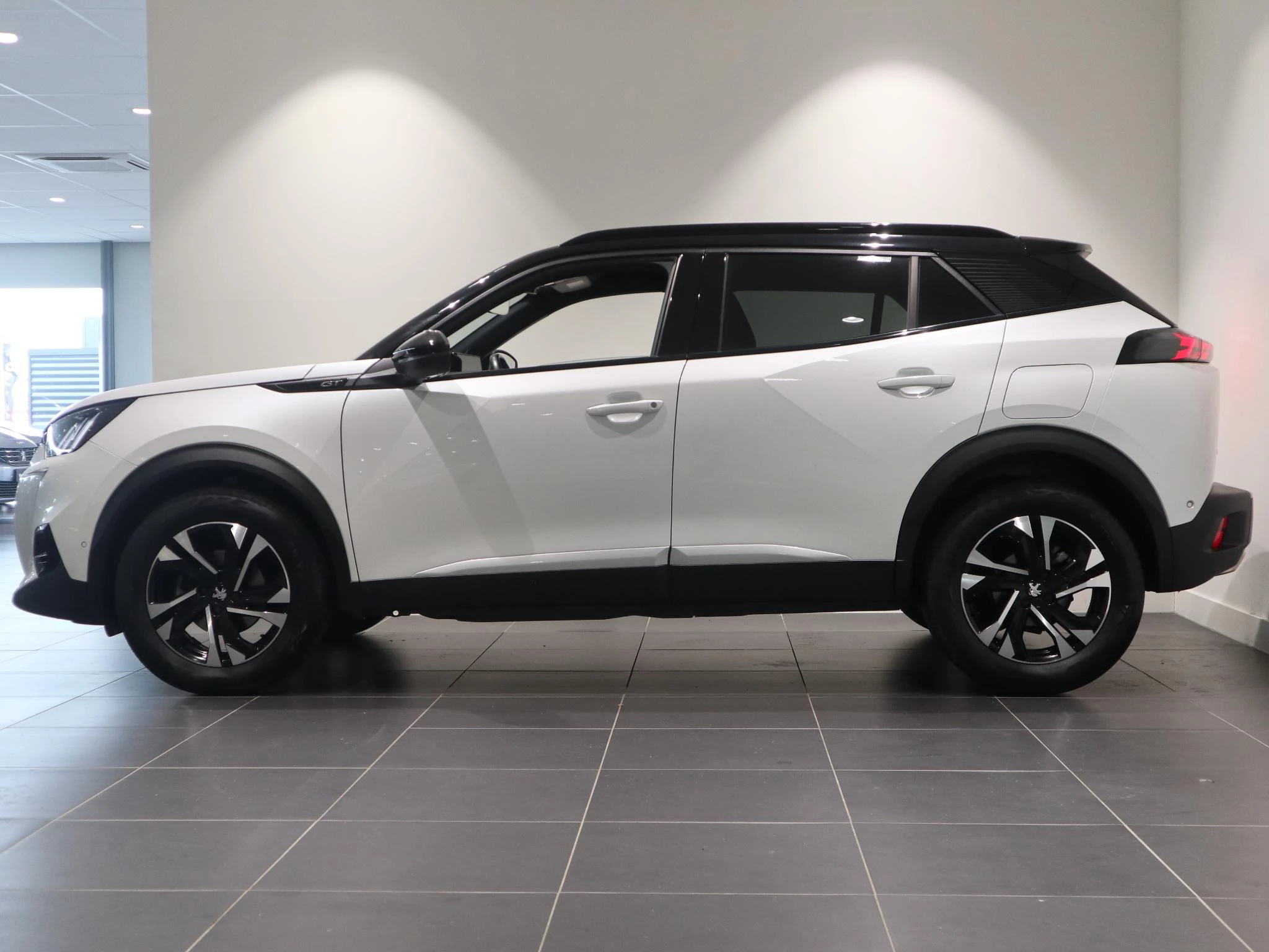 Peugeot-2008-image-3