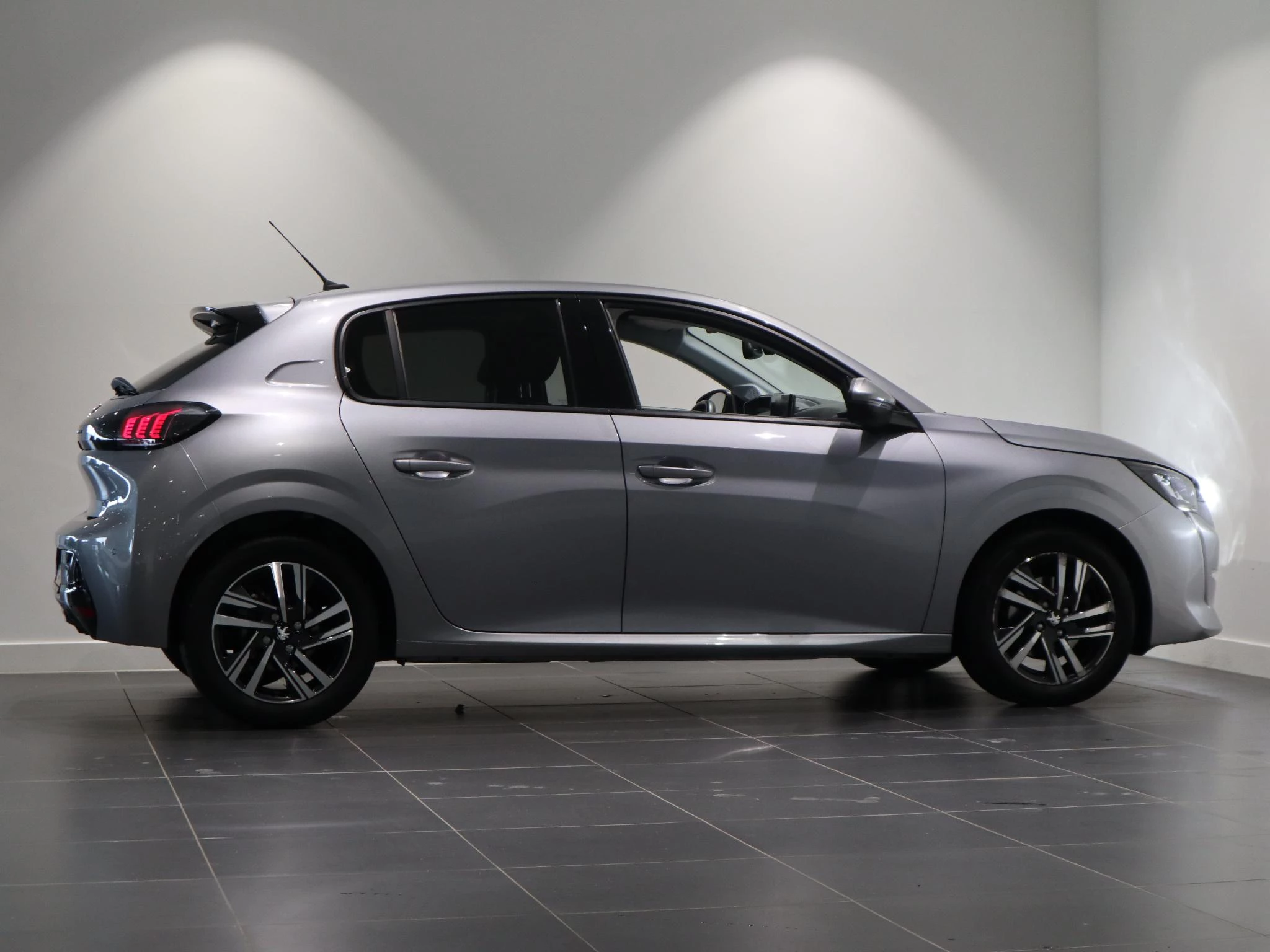 Peugeot-208-image-6