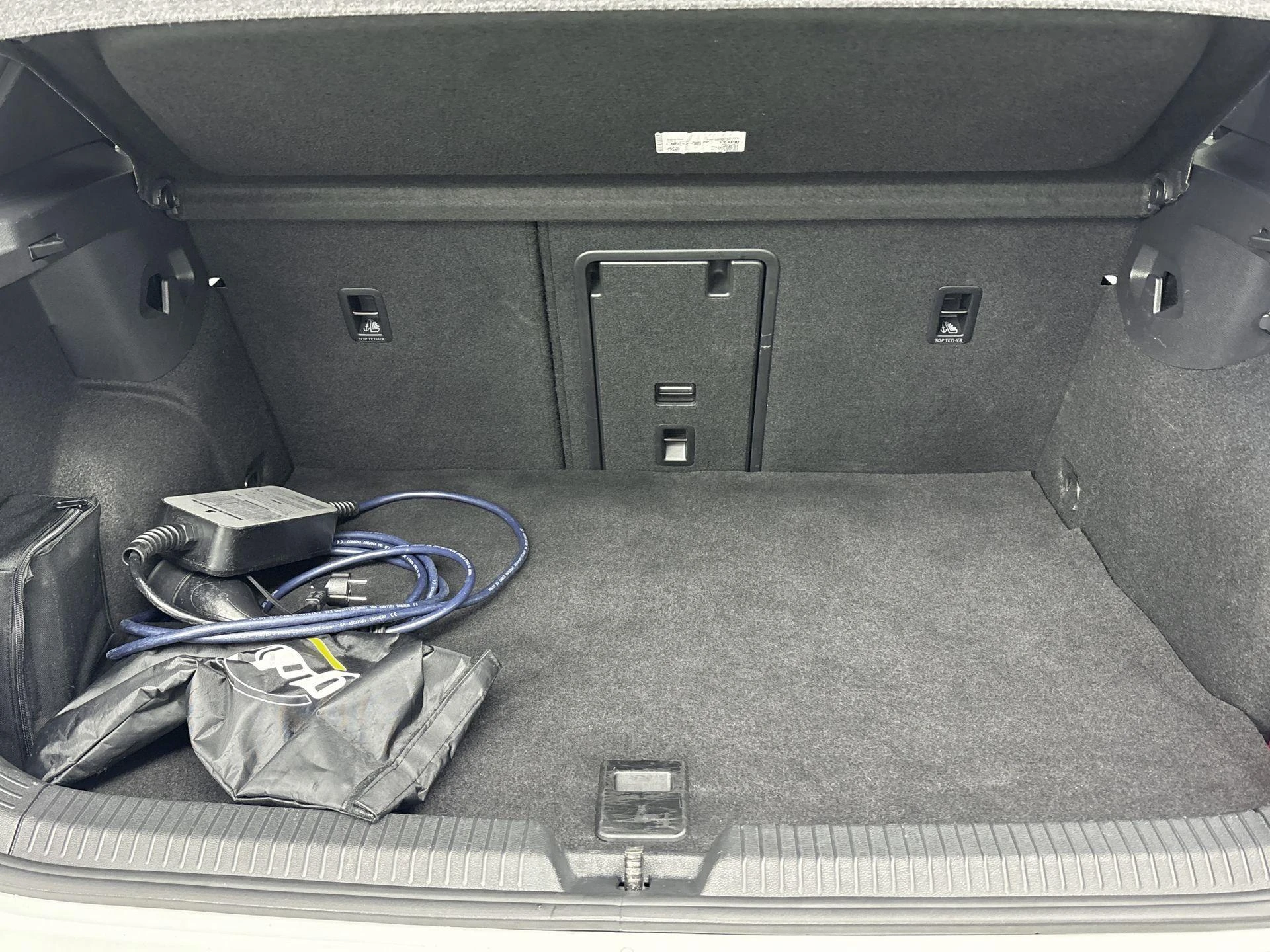 Volkswagen-Golf-image-22