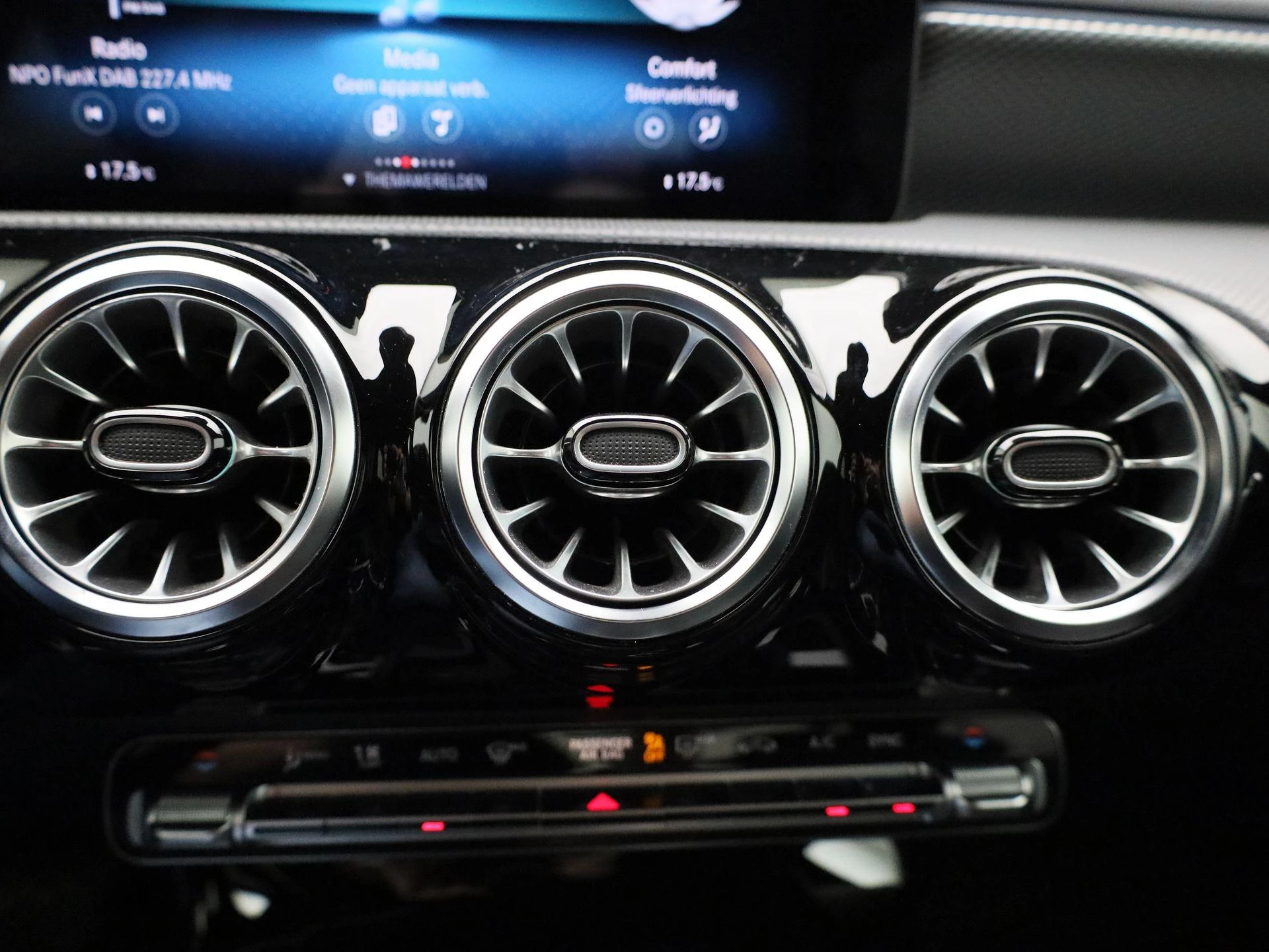Mercedes-Benz-A-Klasse-image-23