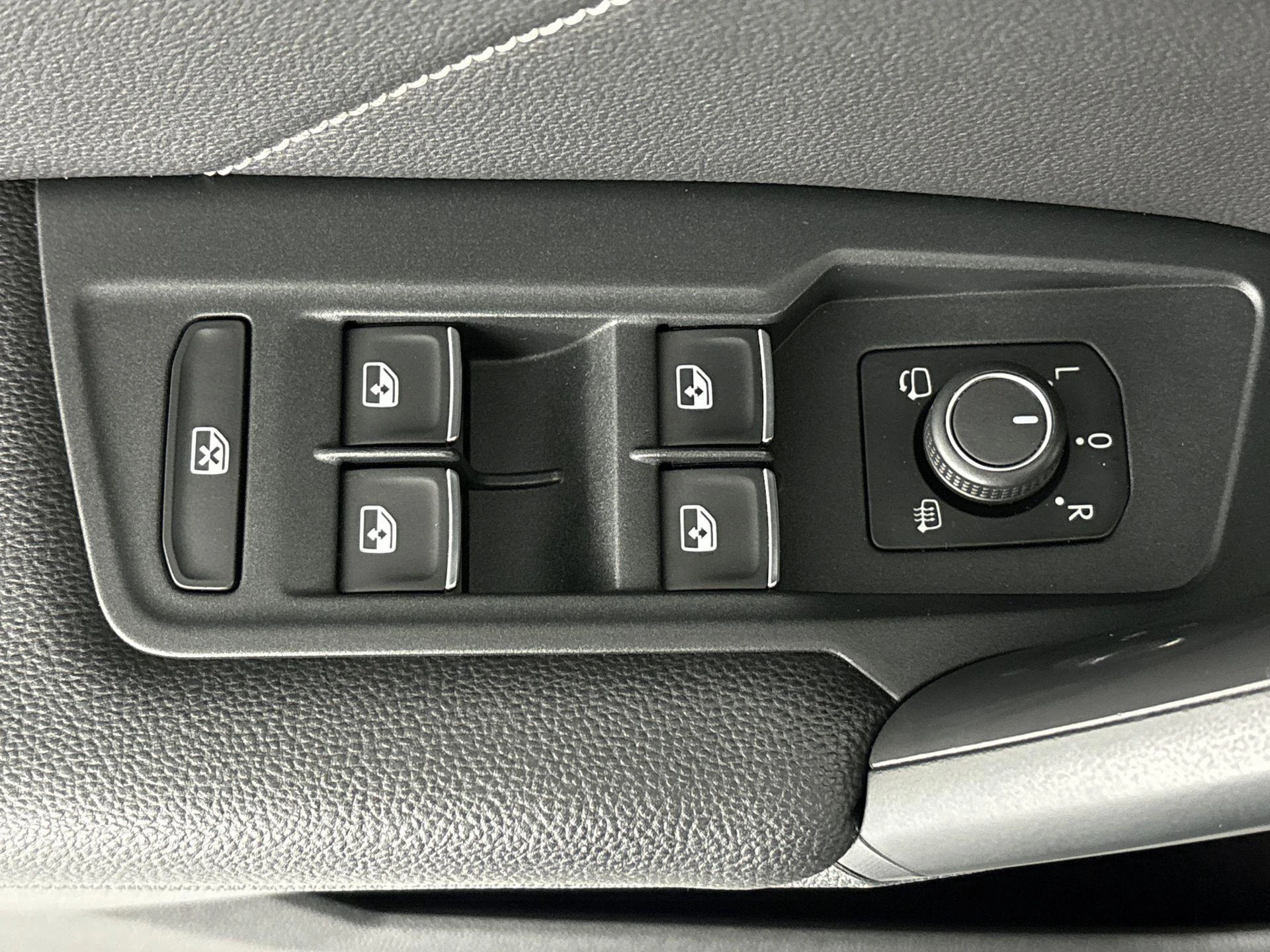 Volkswagen-Tiguan-image-27