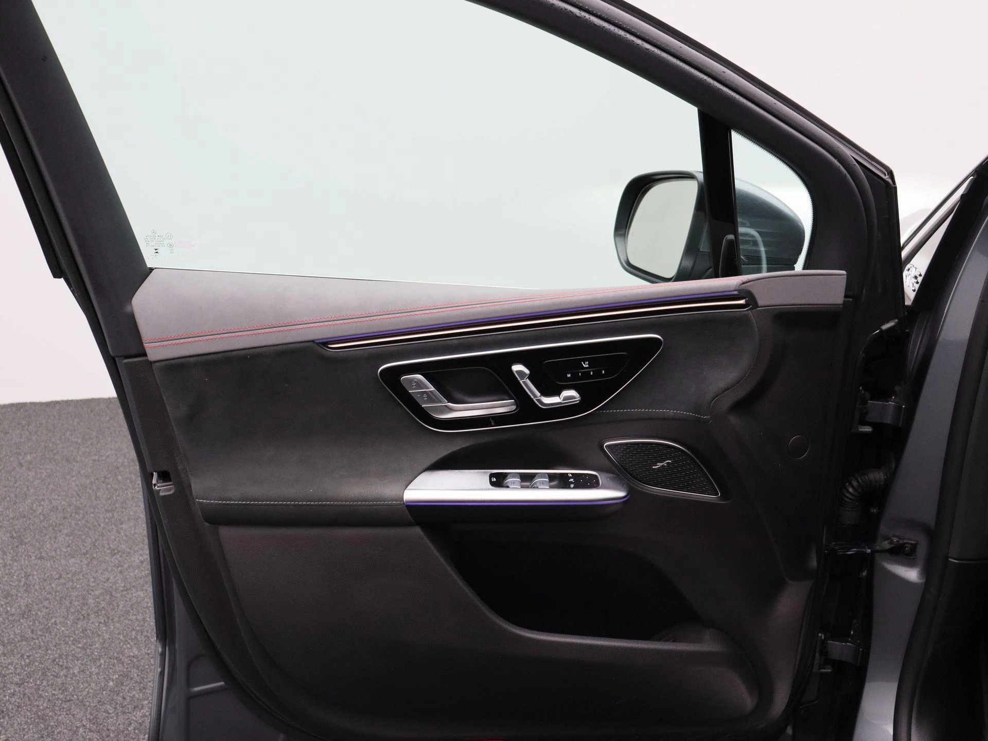 Mercedes-Benz-EQE-image-7