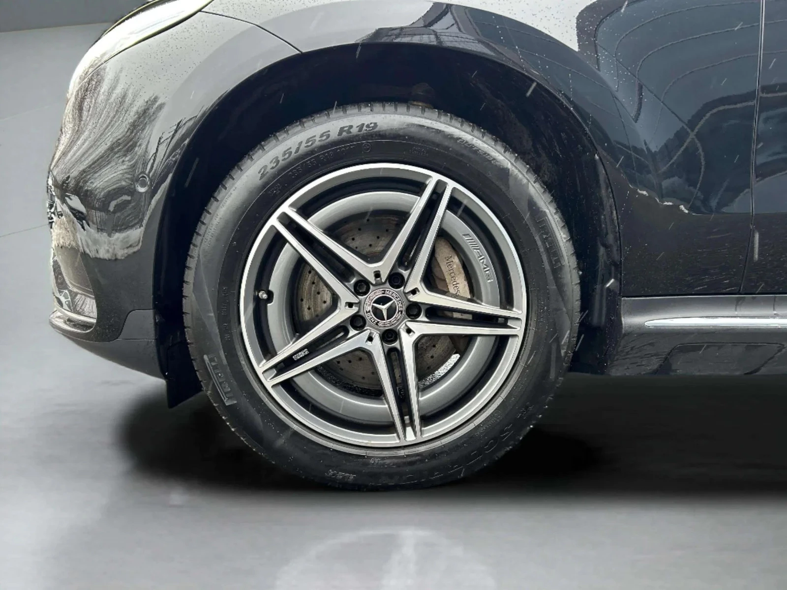 Mercedes-Benz-EQC-image-8