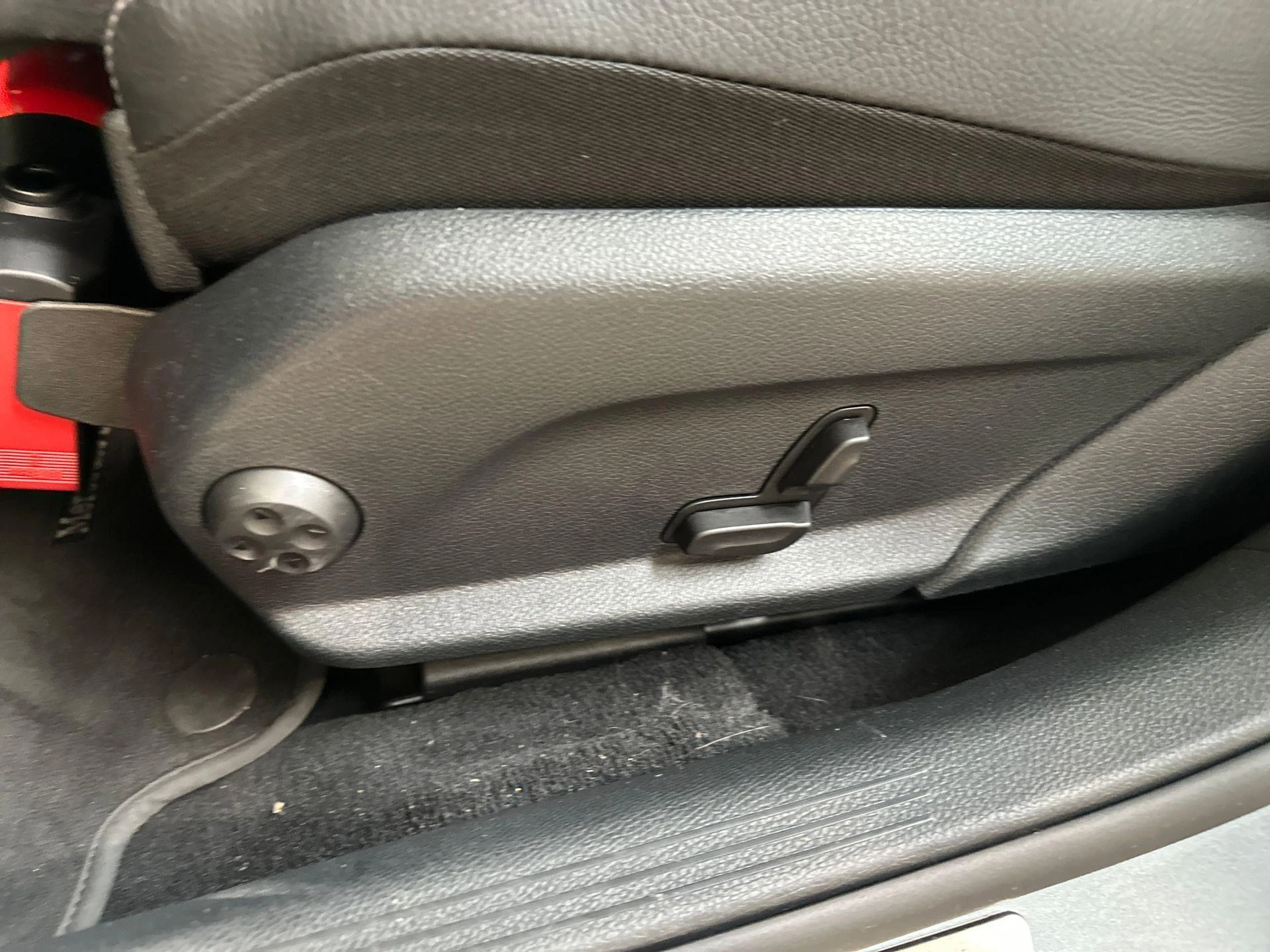 Mercedes-Benz-C-Klasse-image-19