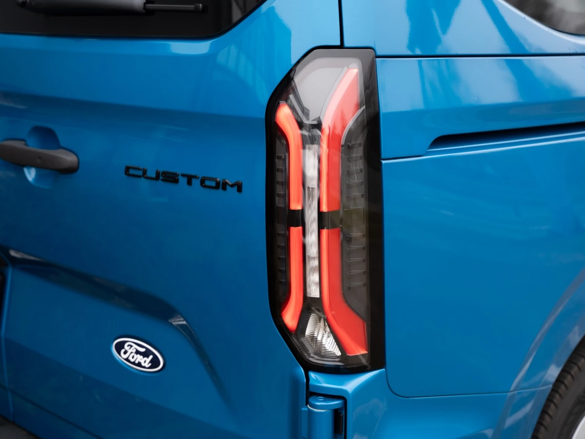 Ford Transit Custom Kombi Trend . Navi. AHK schwenkbar. KeyFree