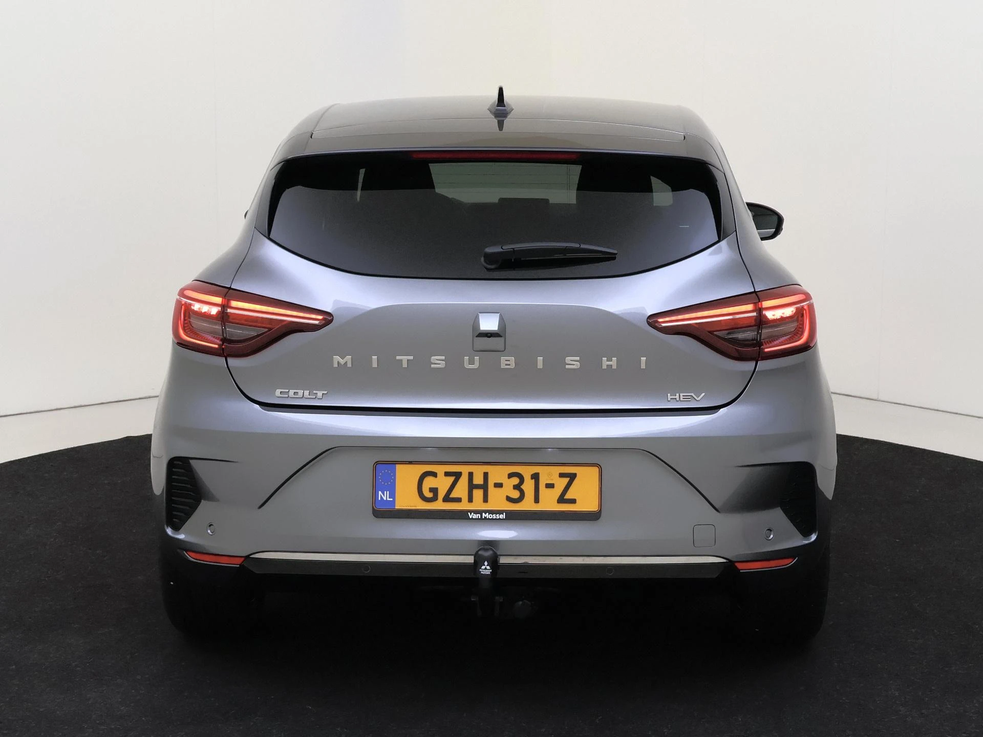 Mitsubishi-Colt-image-6