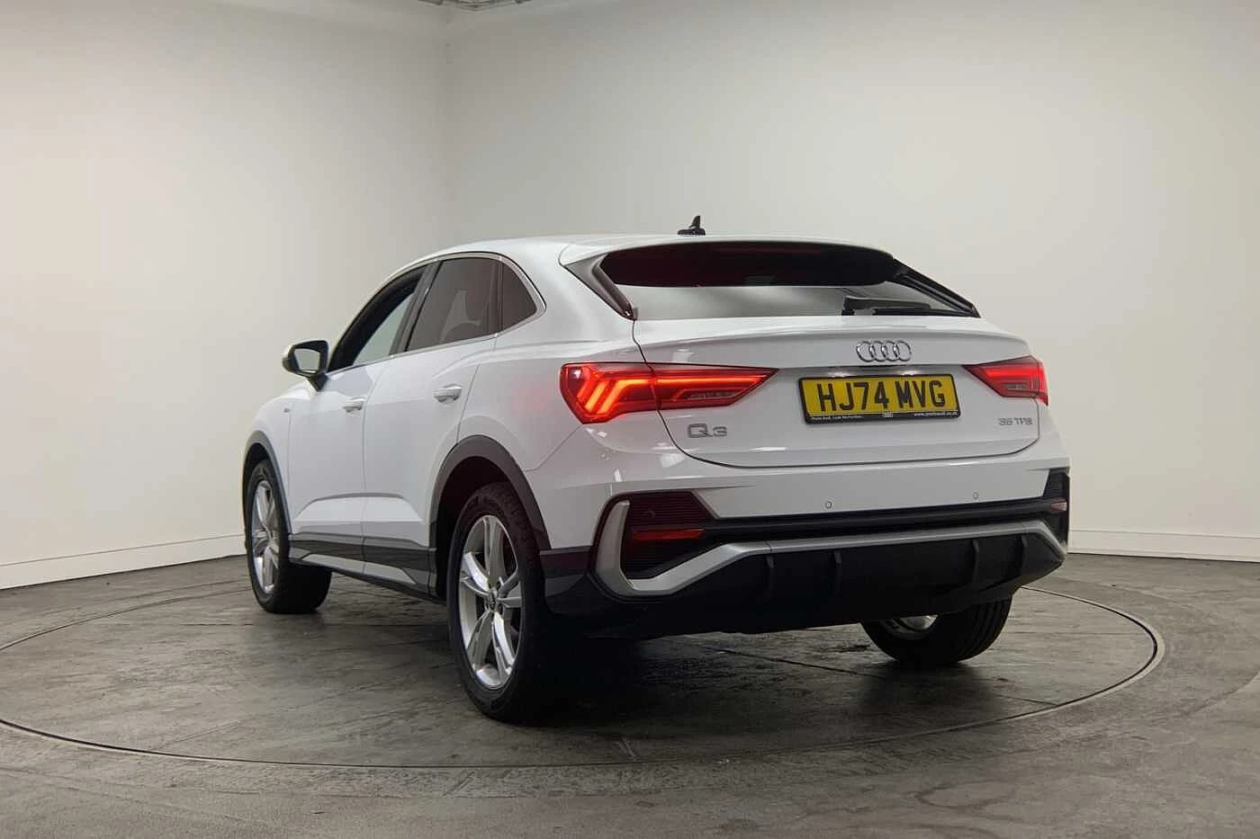 Audi-Q3-image-2