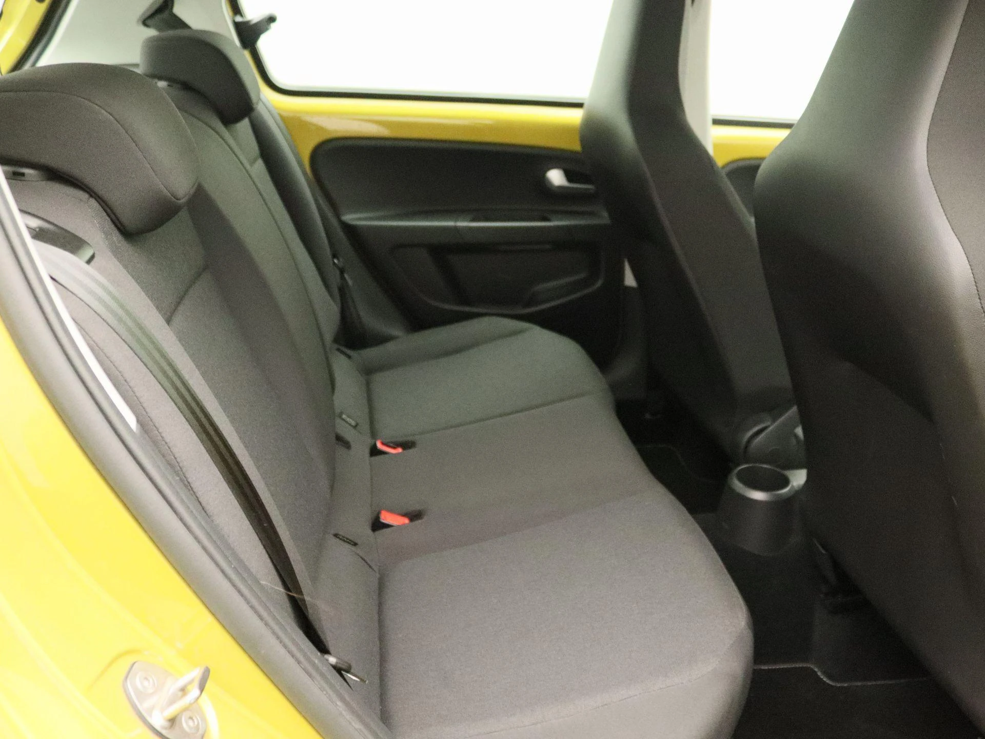 Volkswagen-up!-image-21