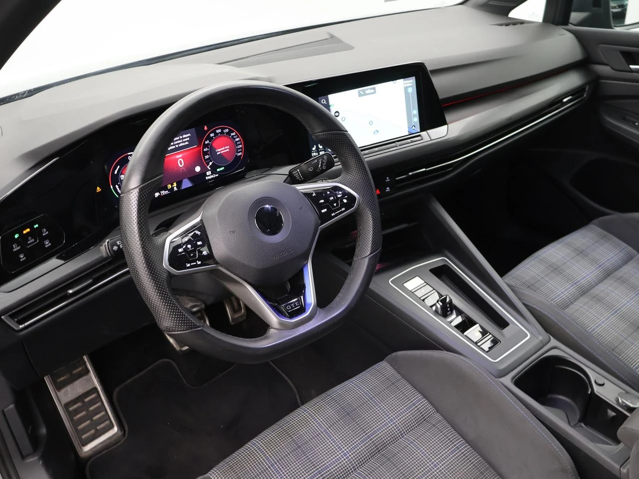Volkswagen-Golf-image-24