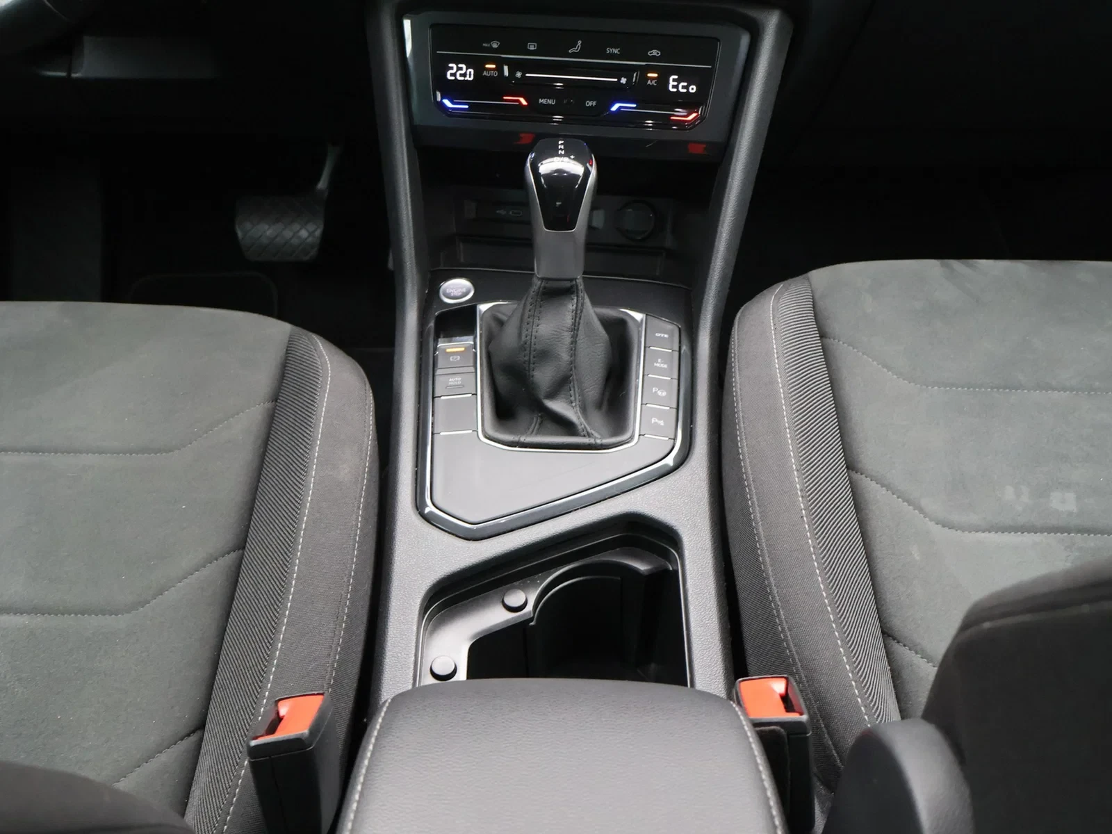 Volkswagen-Tiguan-image-13