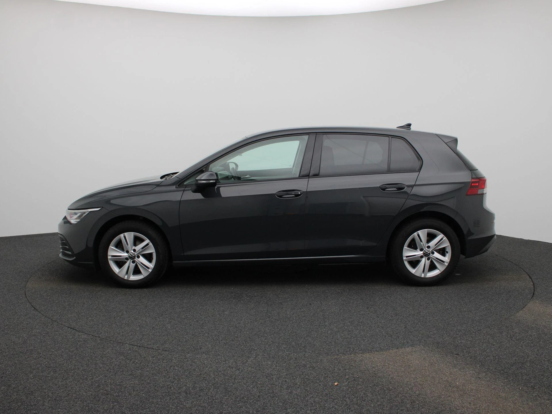 Volkswagen-Golf-image-3