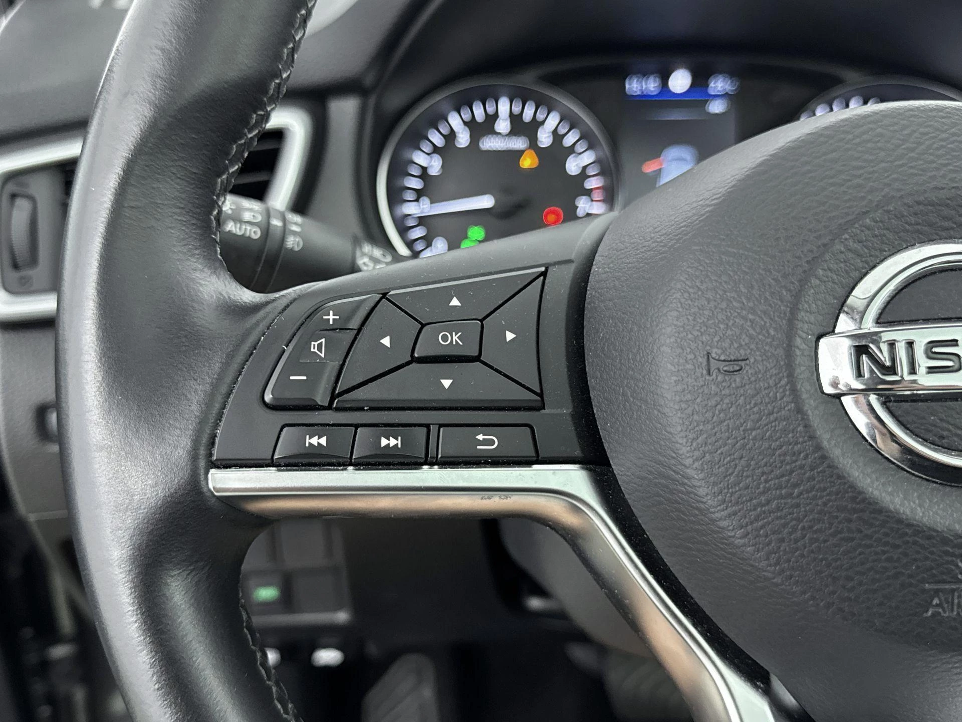 Nissan-QASHQAI-image-18