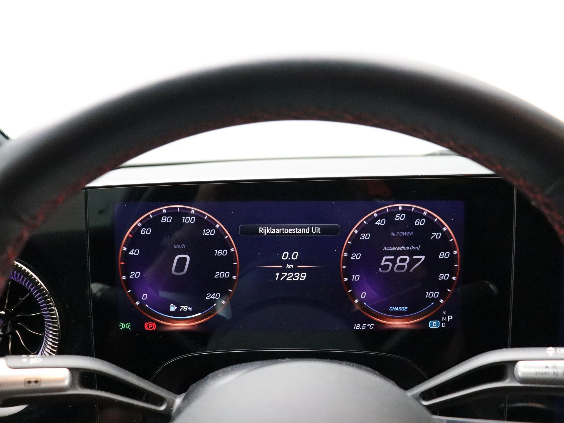 Mercedes-Benz-CLA-image-13