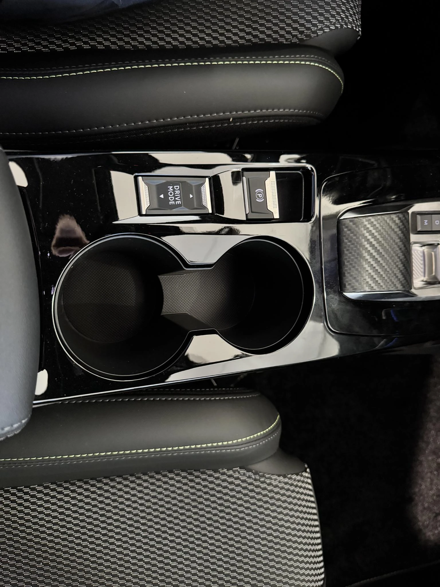 Peugeot-208-image-19
