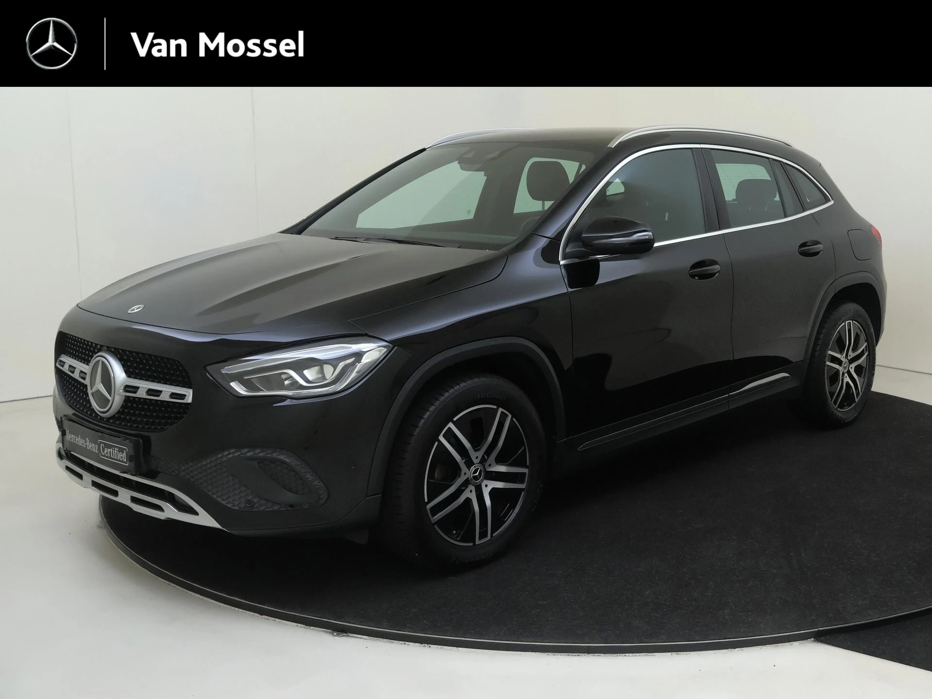 Mercedes-Benz-GLA-image-0