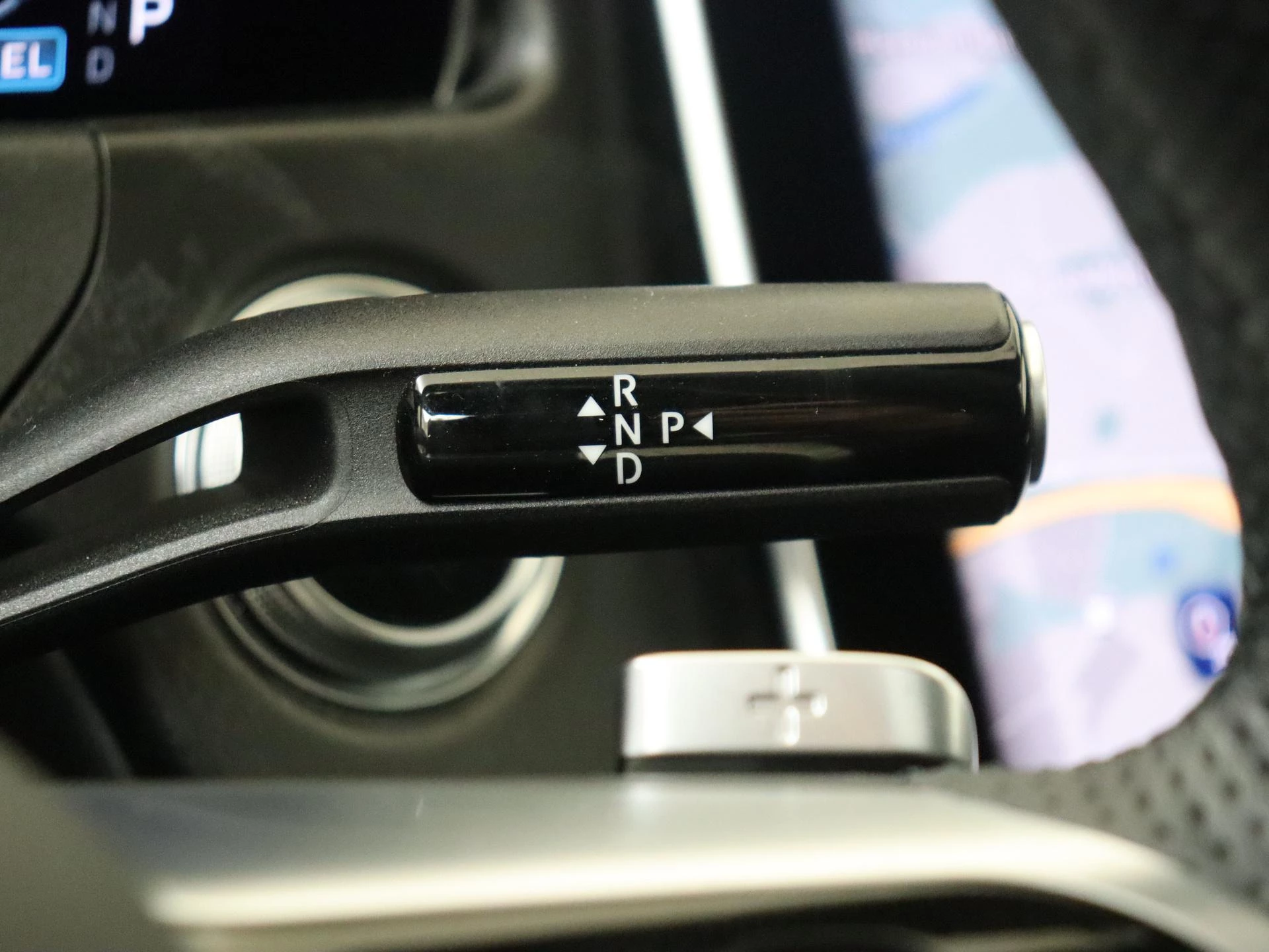 Mercedes-Benz-E-Klasse-image-14