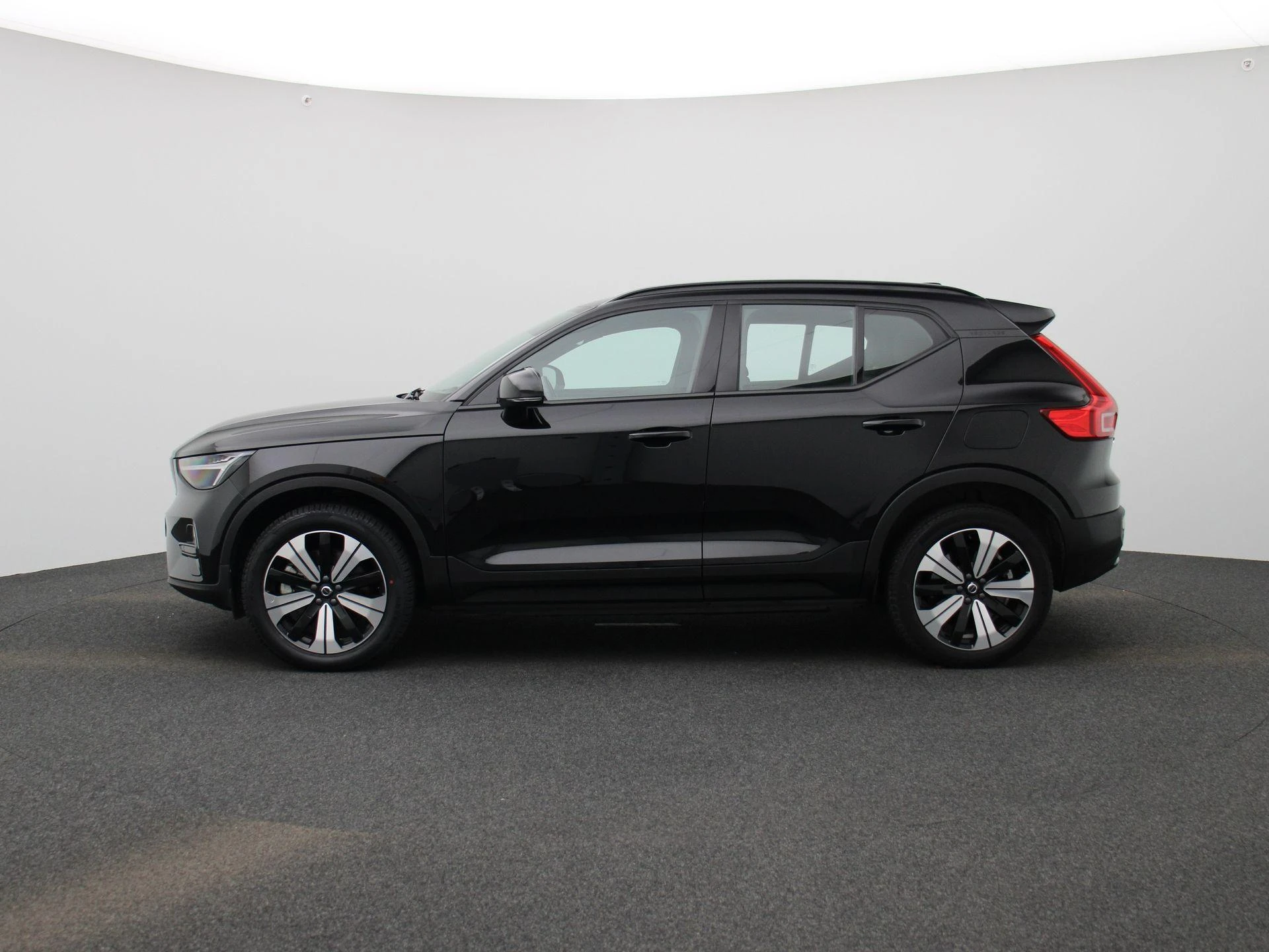 Volvo-XC40-image-3