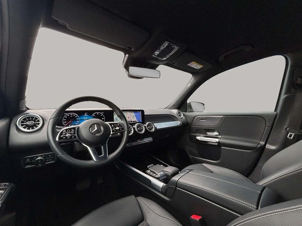 Mercedes-Benz-EQB-image-22