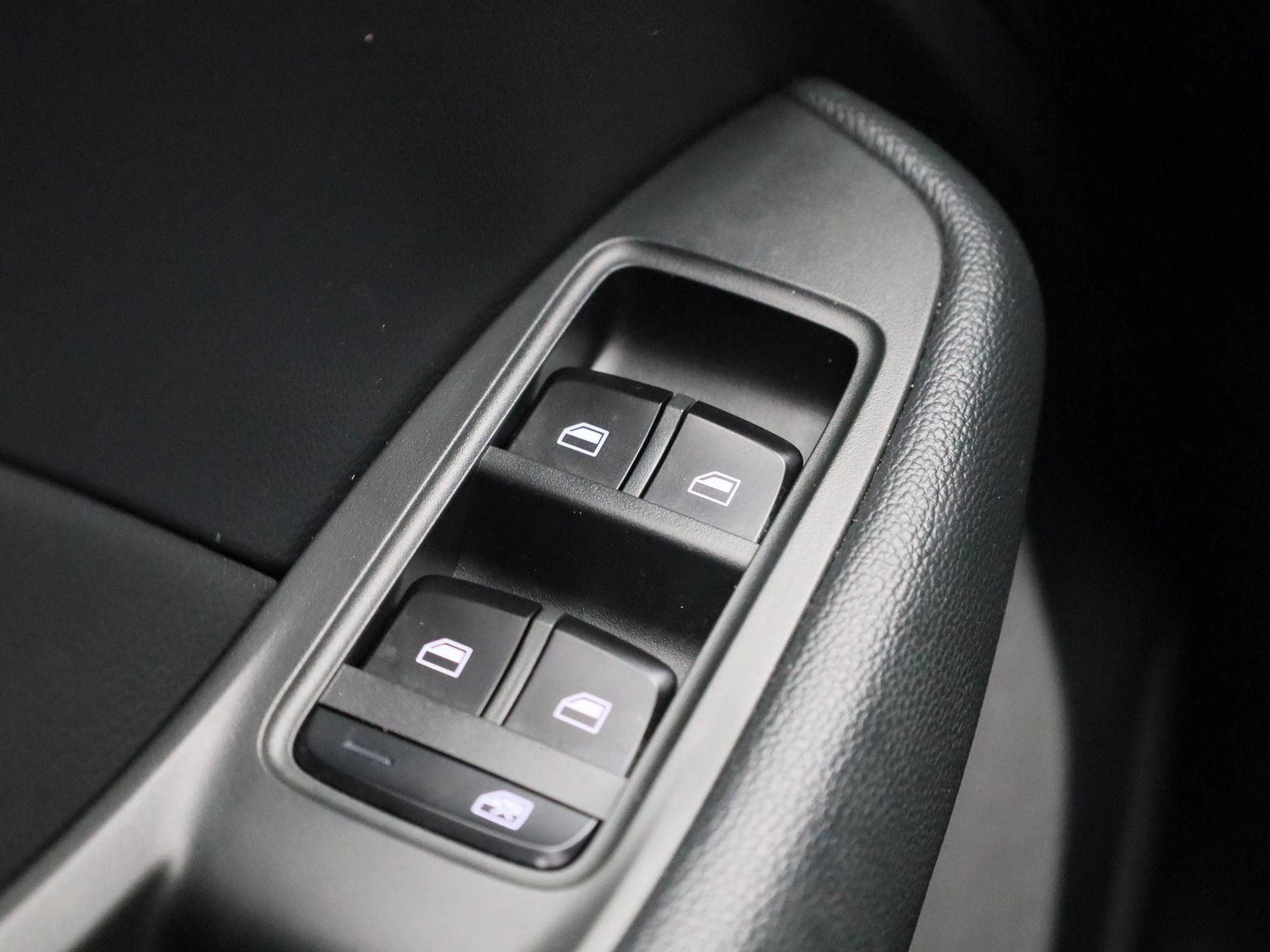 MG-ZS EV-image-30