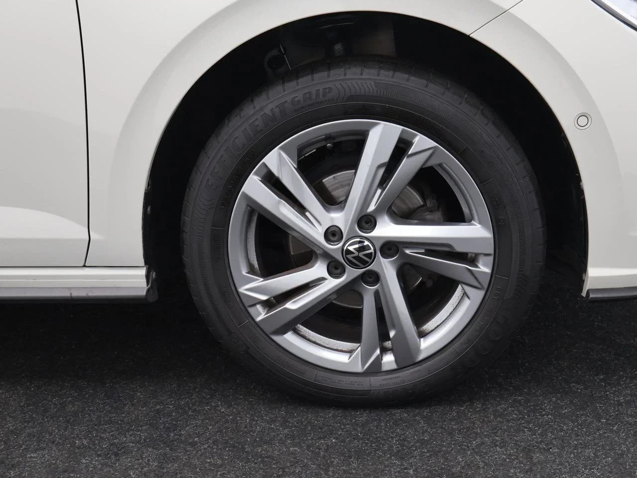 Volkswagen-Polo-image-5