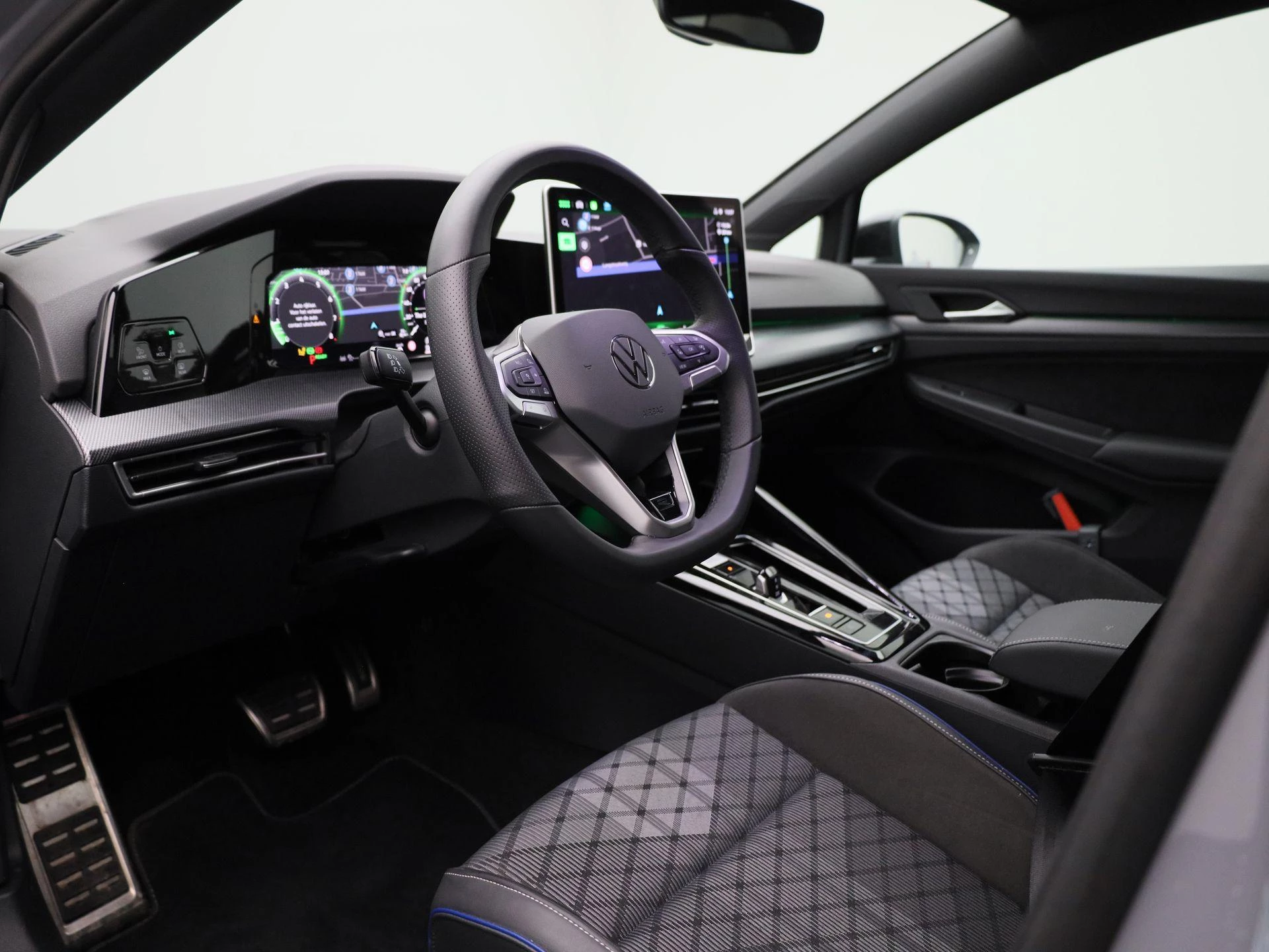 Volkswagen-Golf-image-34