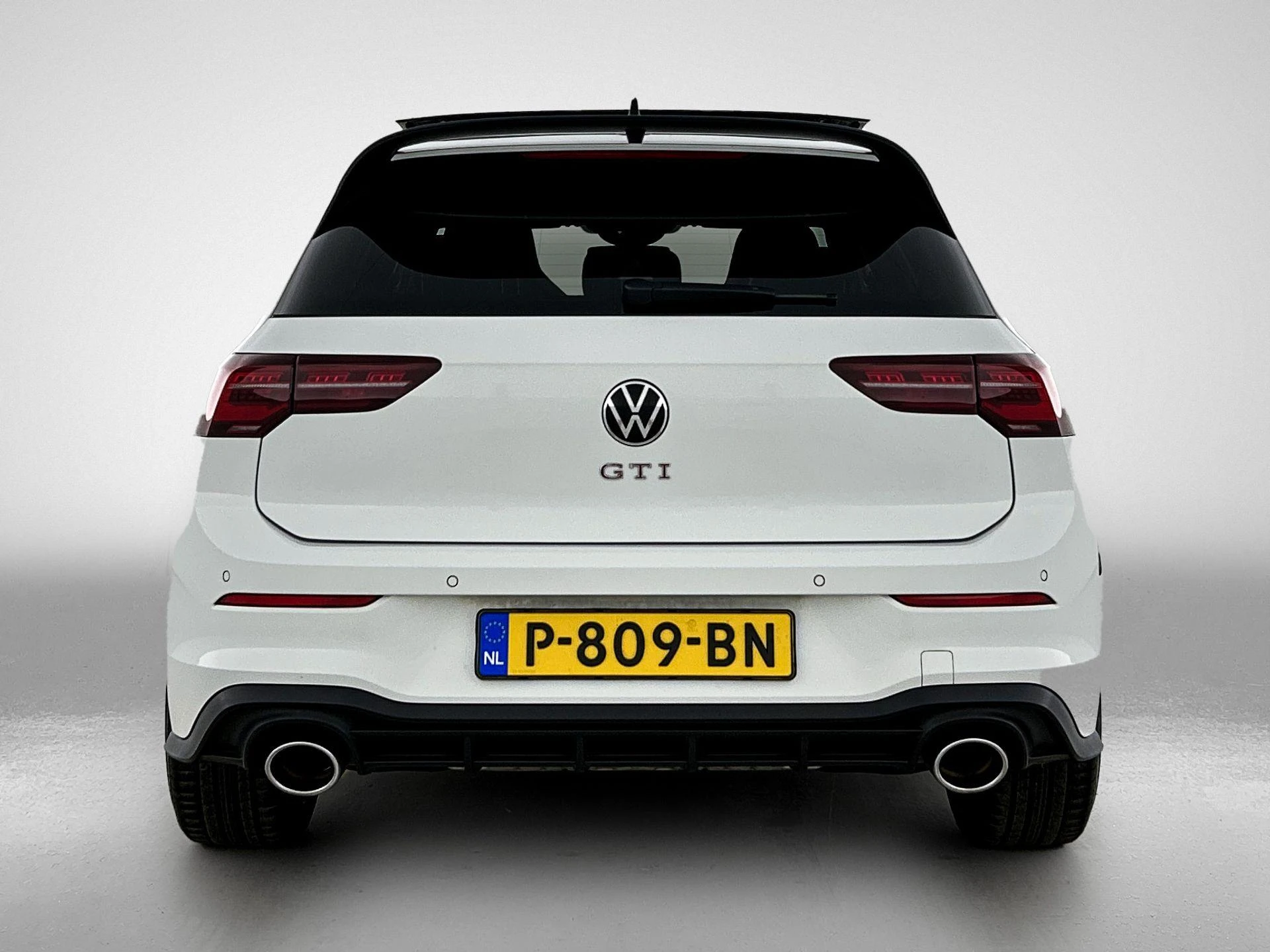 Volkswagen-Golf-image-2