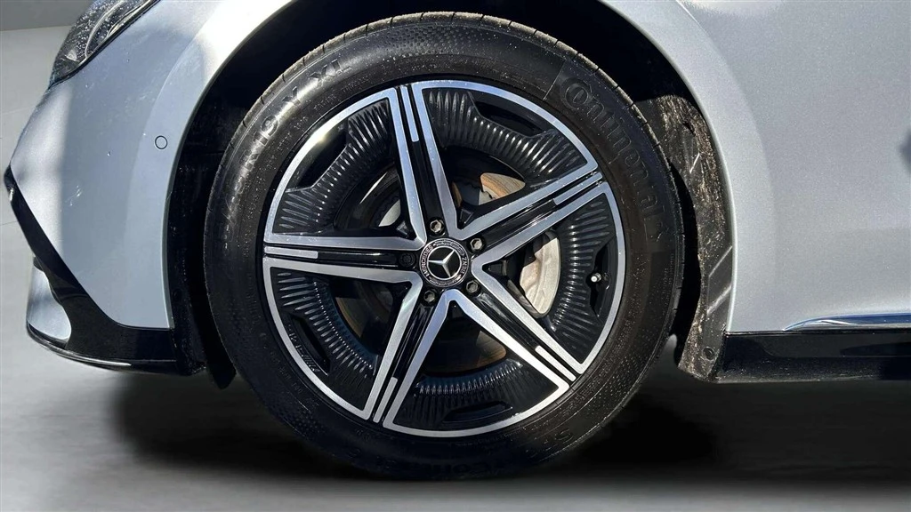Mercedes-Benz-EQE-image-8