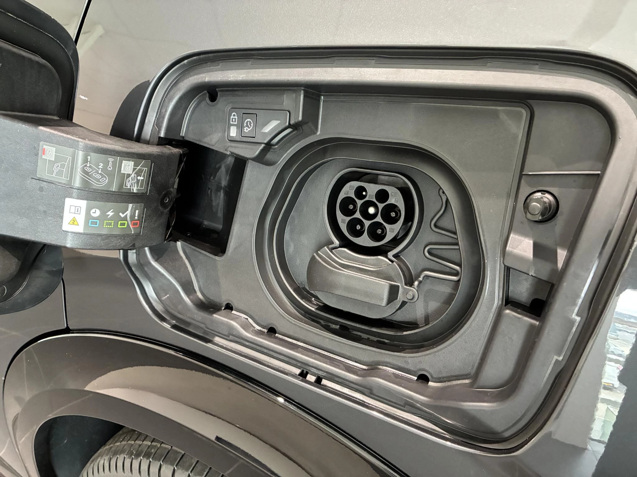Peugeot-e-3008-image-17